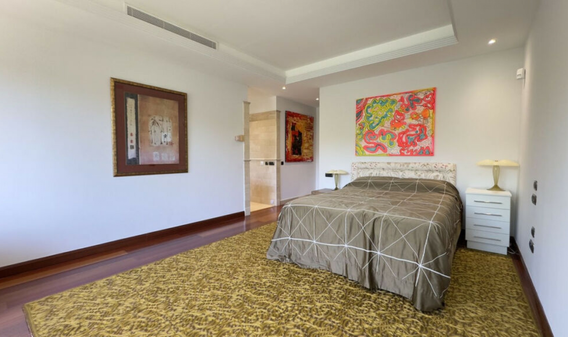 Resale - Apartment -
Puerto Banús