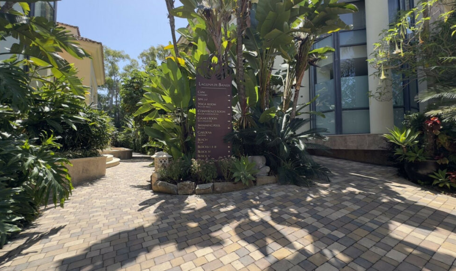 Resale - Apartment -
Puerto Banús