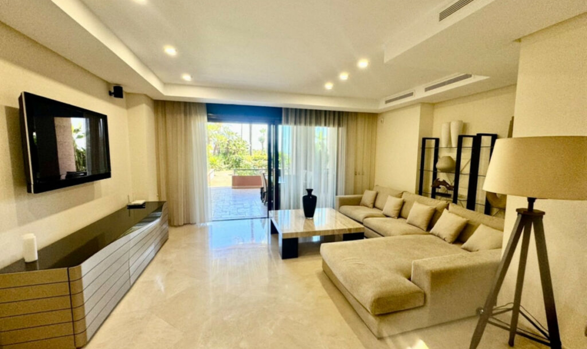 Resale - Apartment -
Puerto Banús