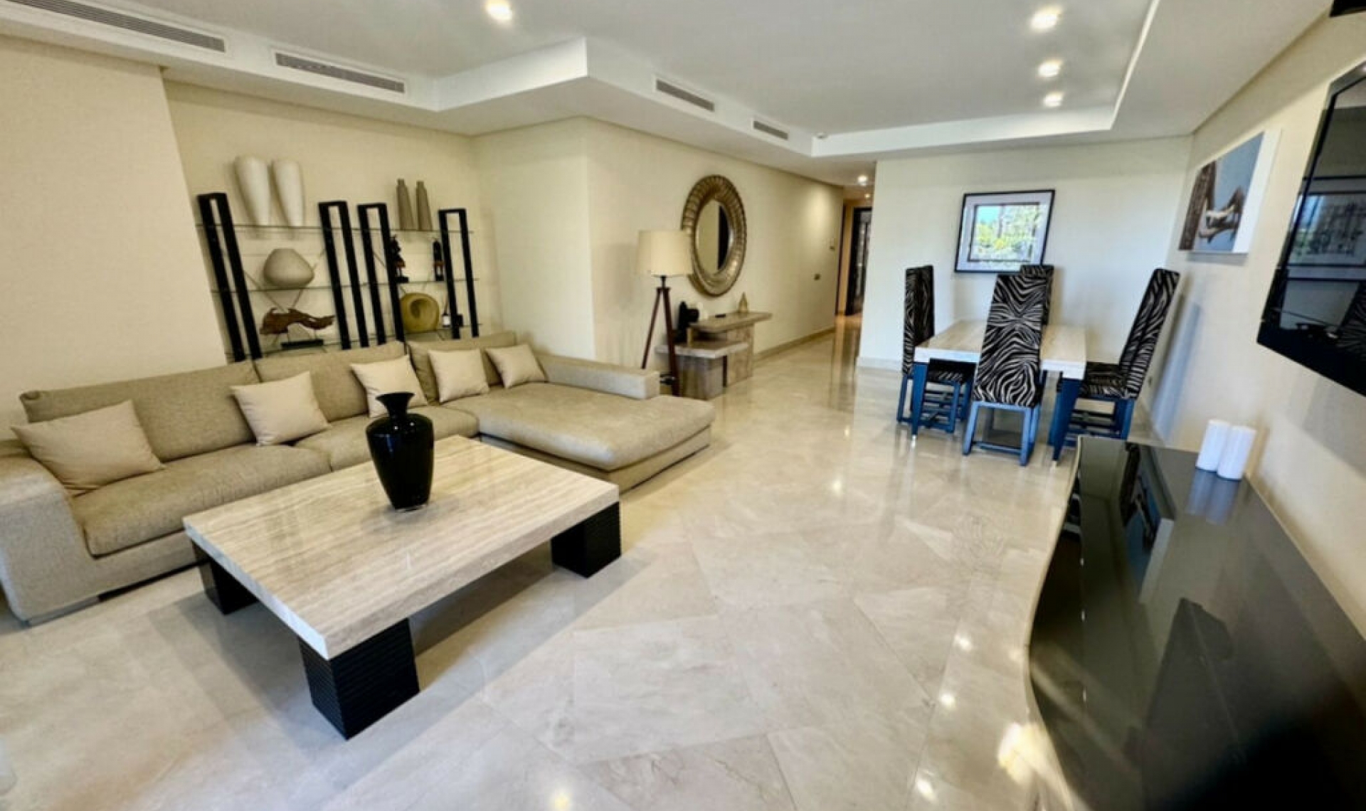 Resale - Apartment -
Puerto Banús
