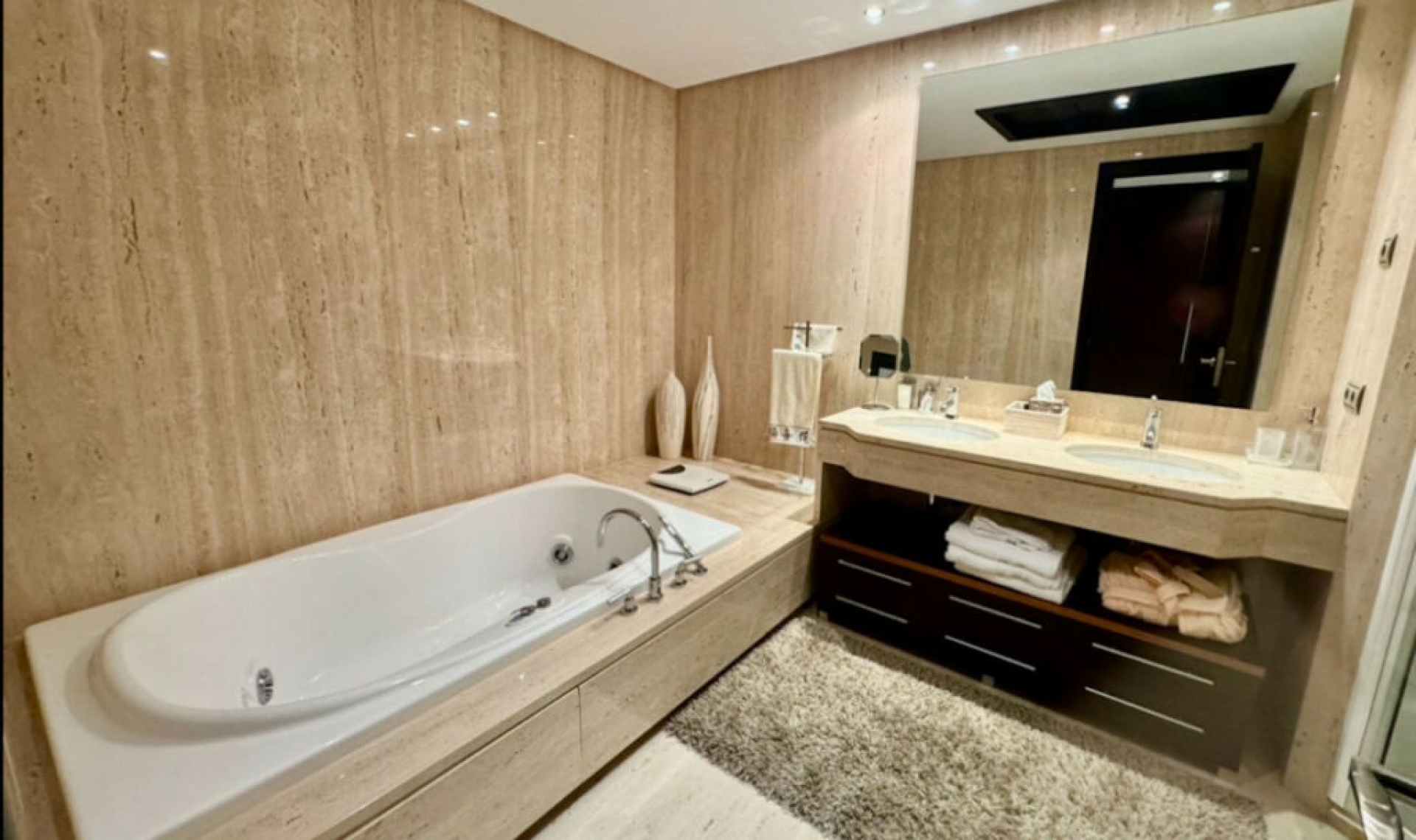 Resale - Apartment -
Puerto Banús