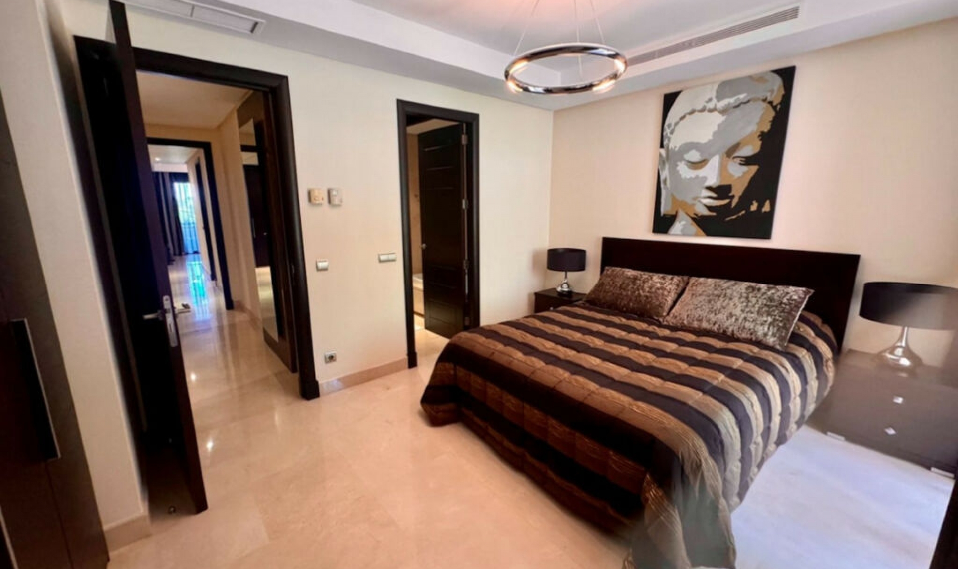 Resale - Apartment -
Puerto Banús