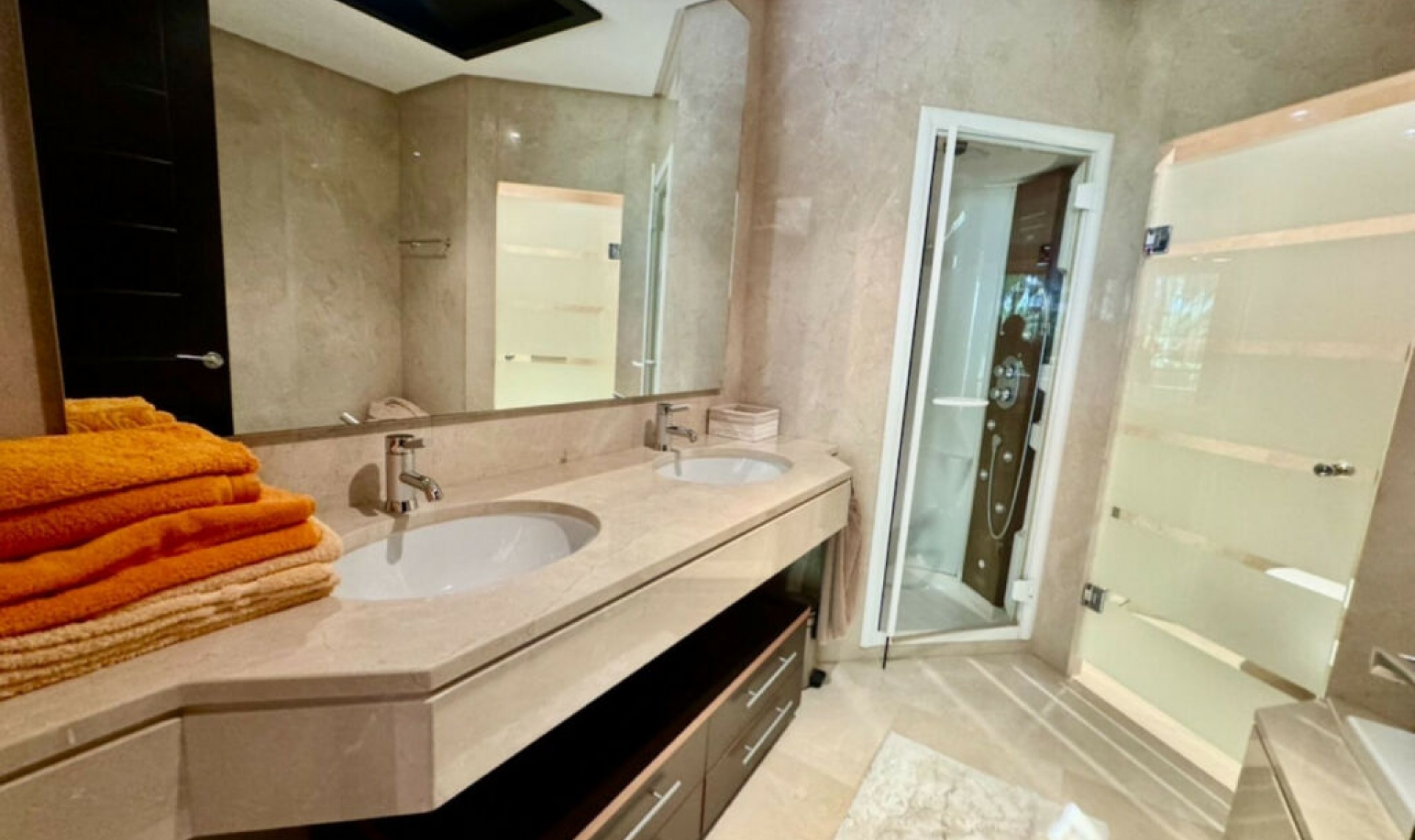 Resale - Apartment -
Puerto Banús