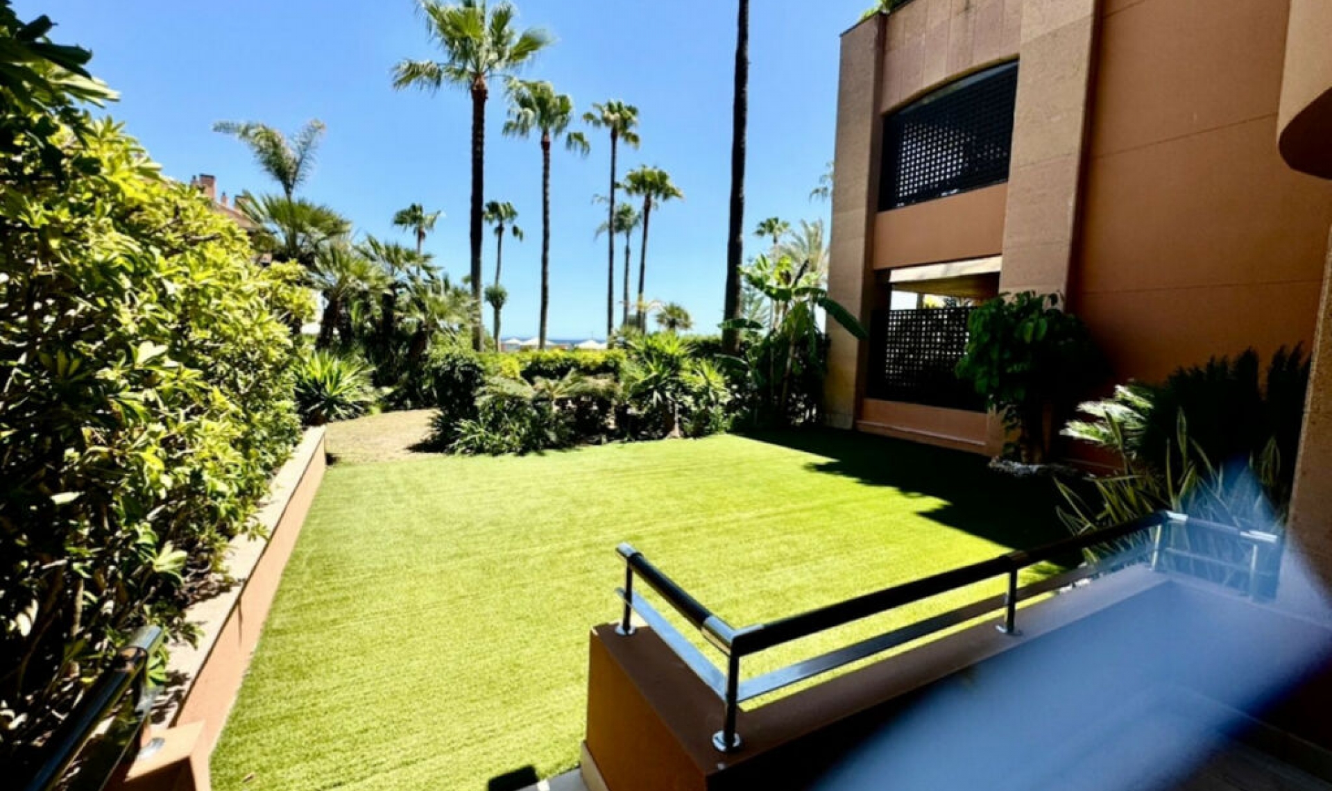 Resale - Apartment -
Puerto Banús