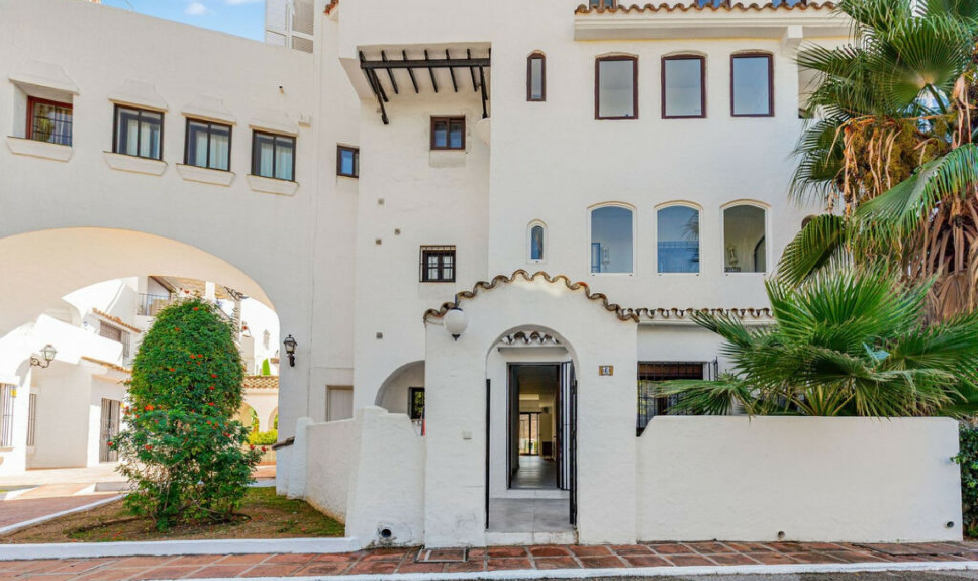 Resale - Apartment -
Puerto Banús