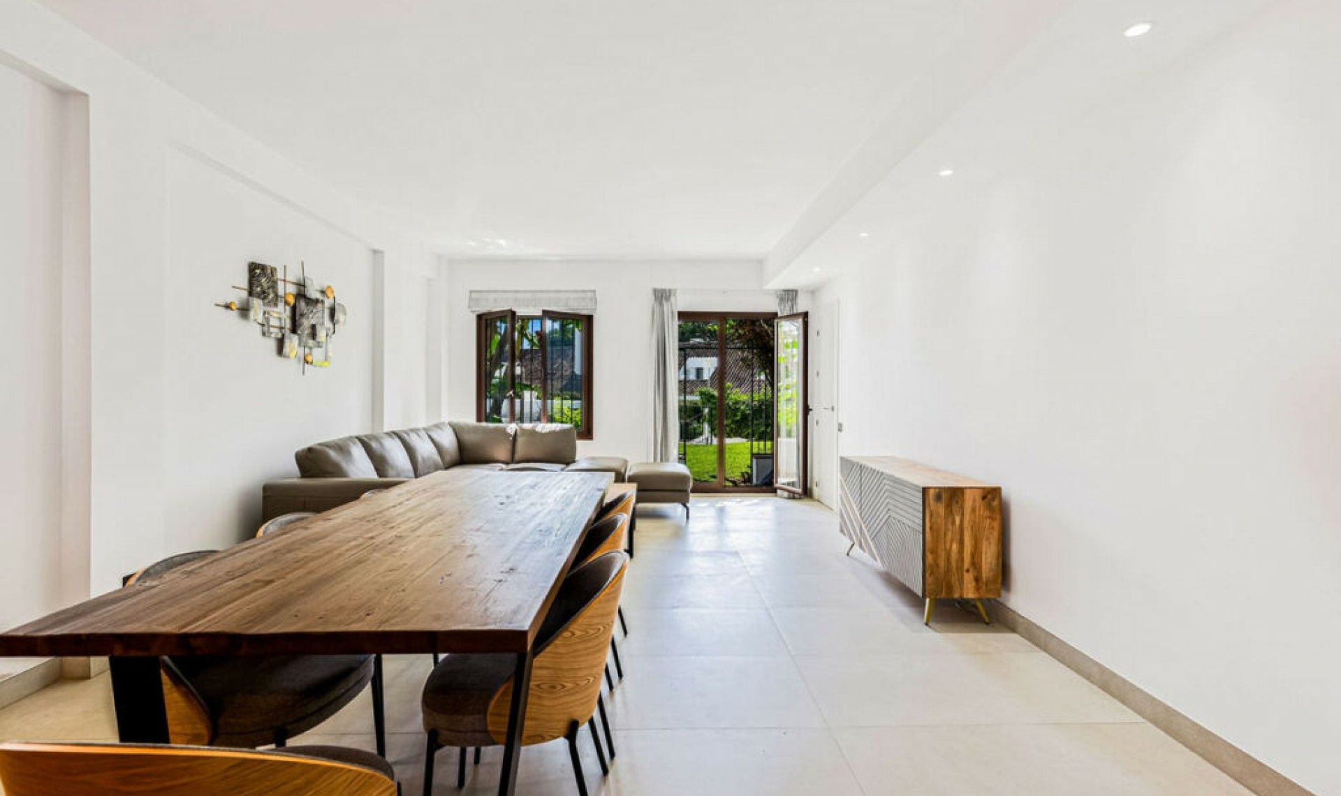 Resale - Apartment -
Puerto Banús