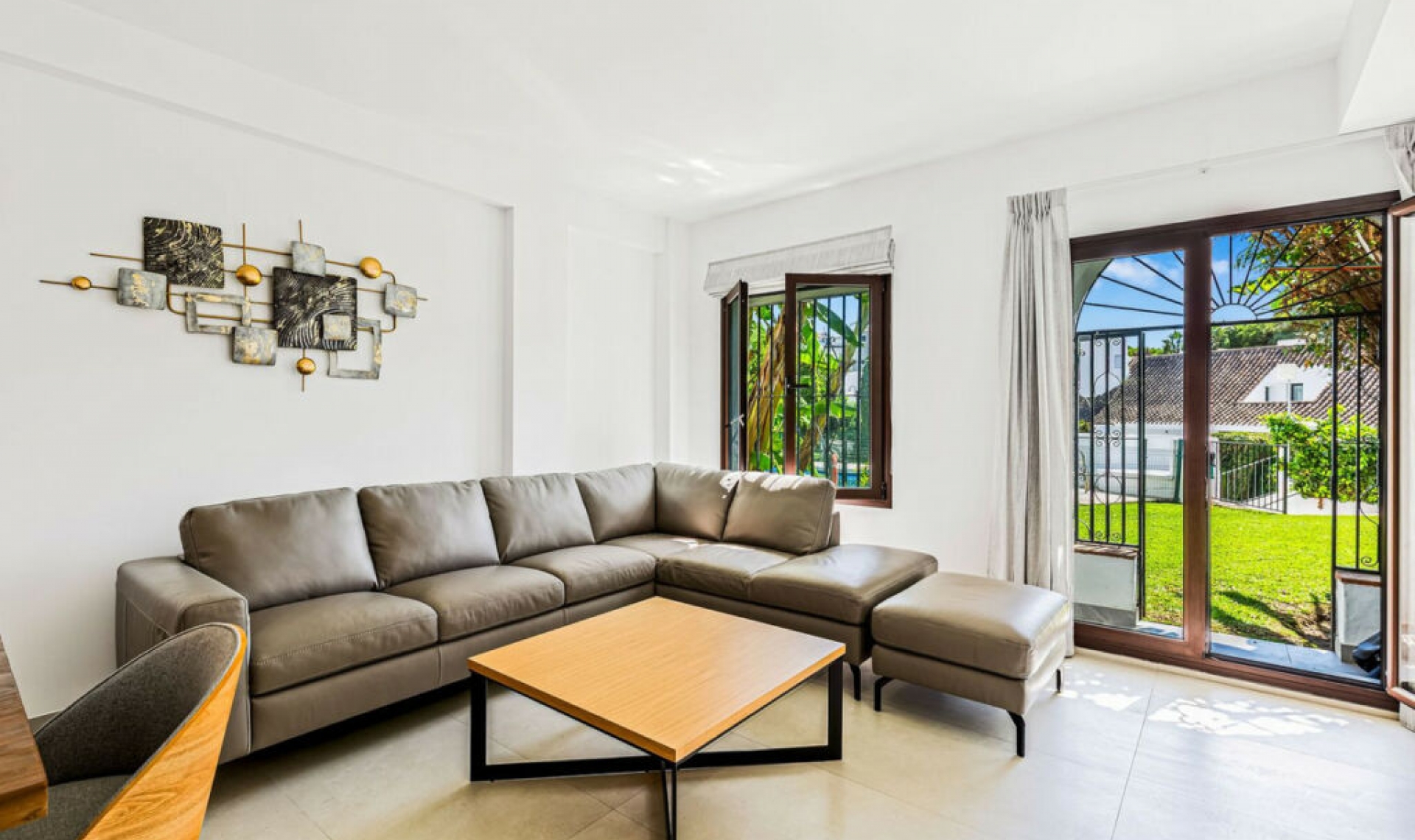 Resale - Apartment -
Puerto Banús