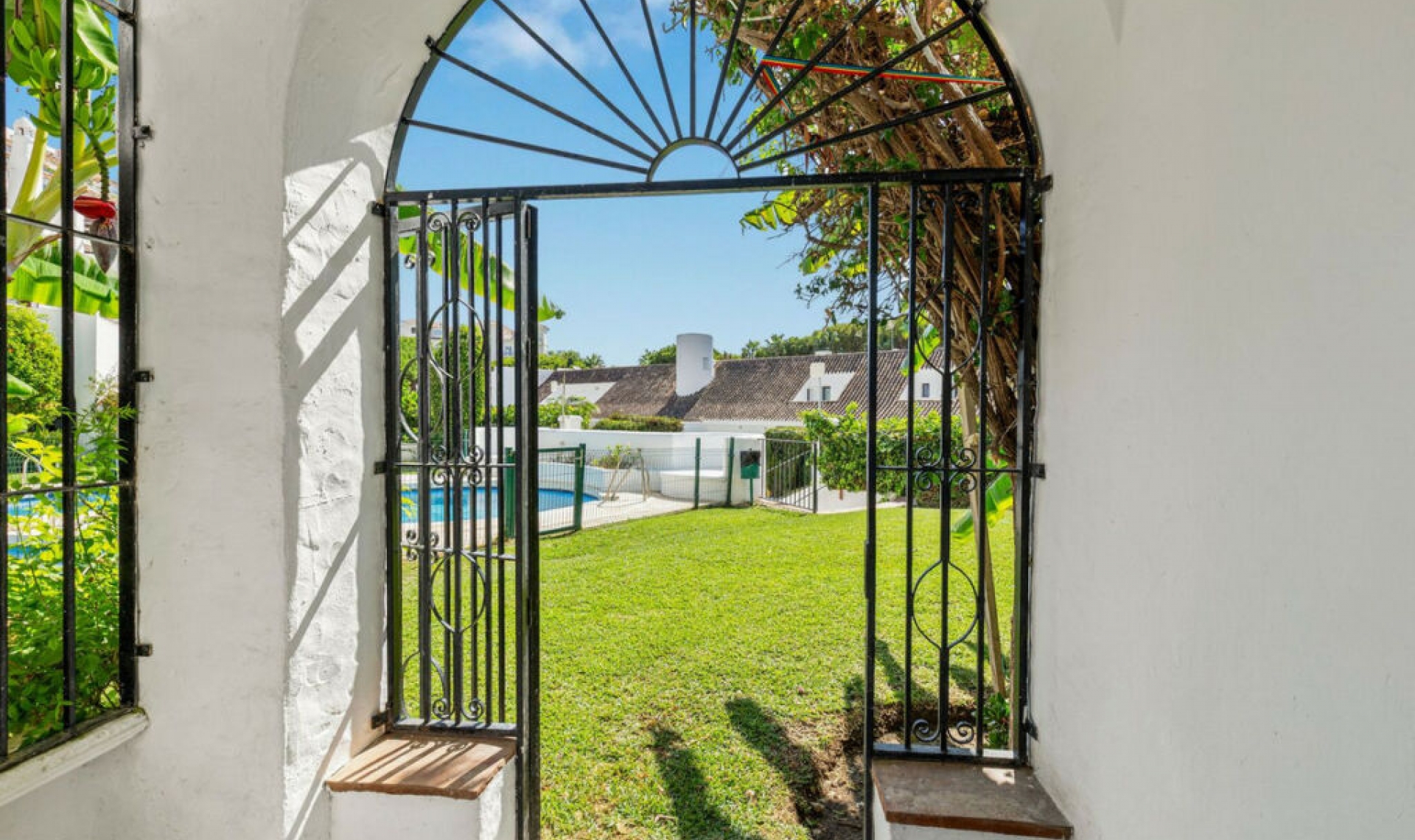 Resale - Apartment -
Puerto Banús