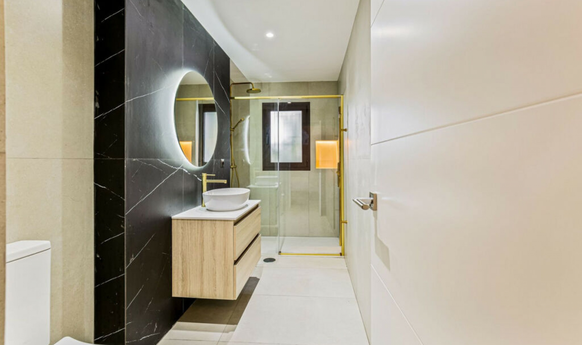 Resale - Apartment -
Puerto Banús