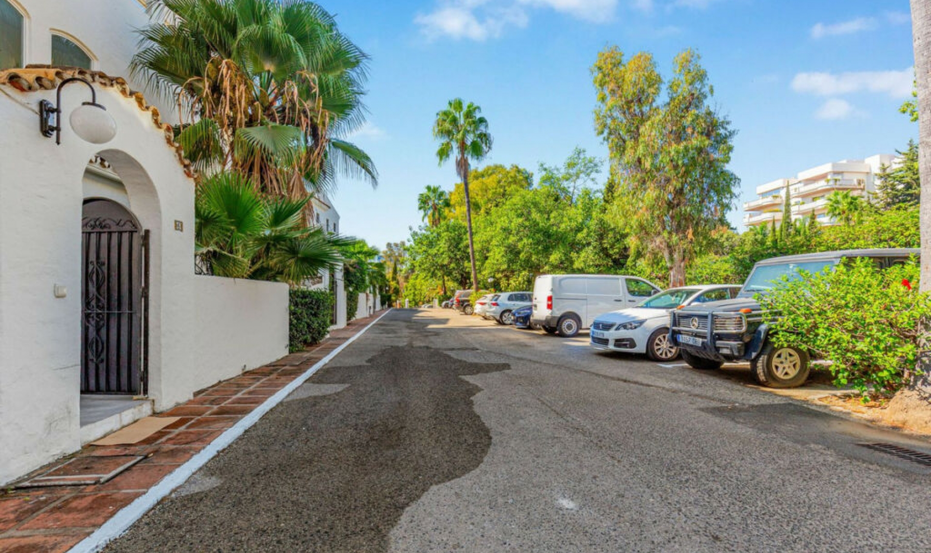 Resale - Apartment -
Puerto Banús