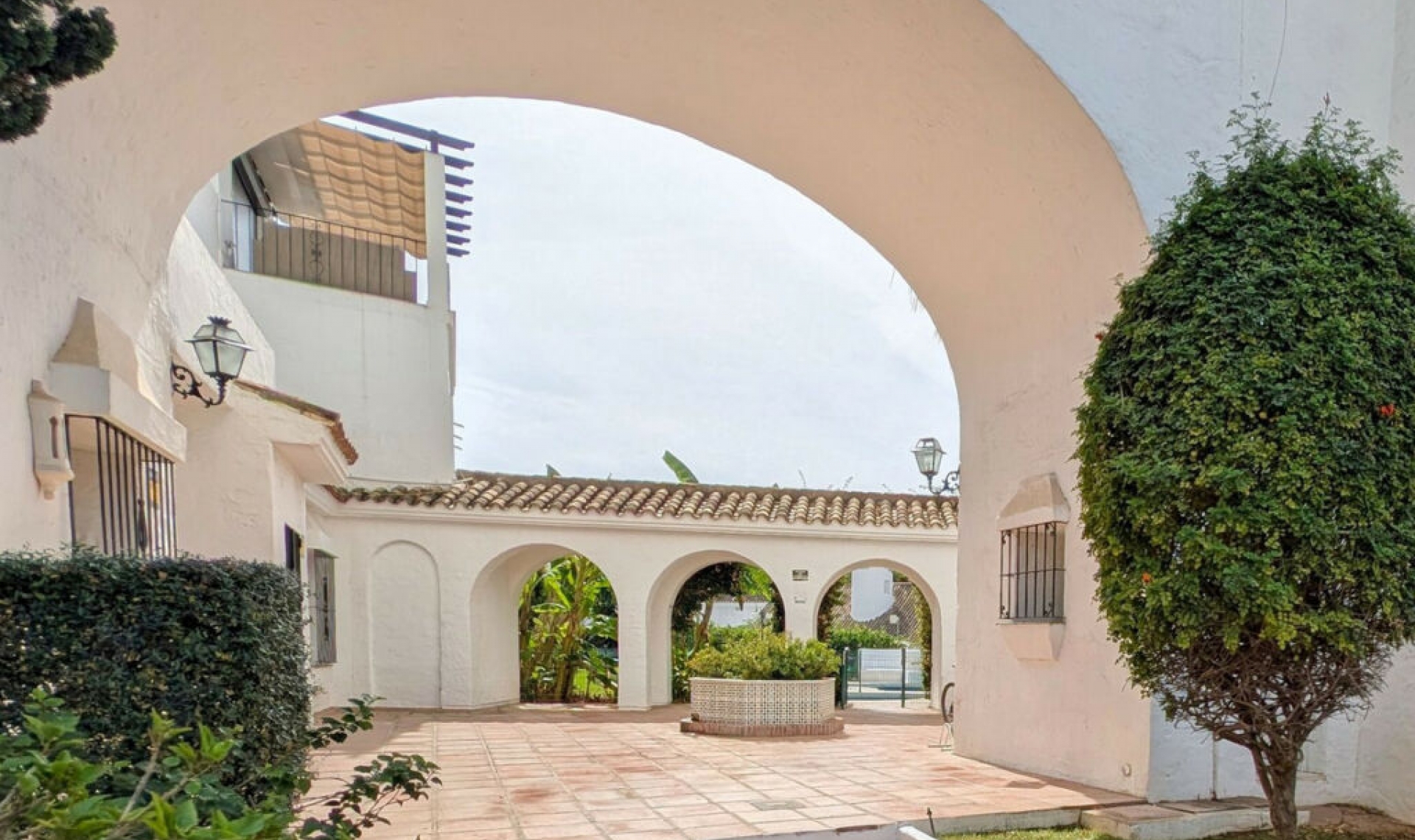 Resale - Apartment -
Puerto Banús