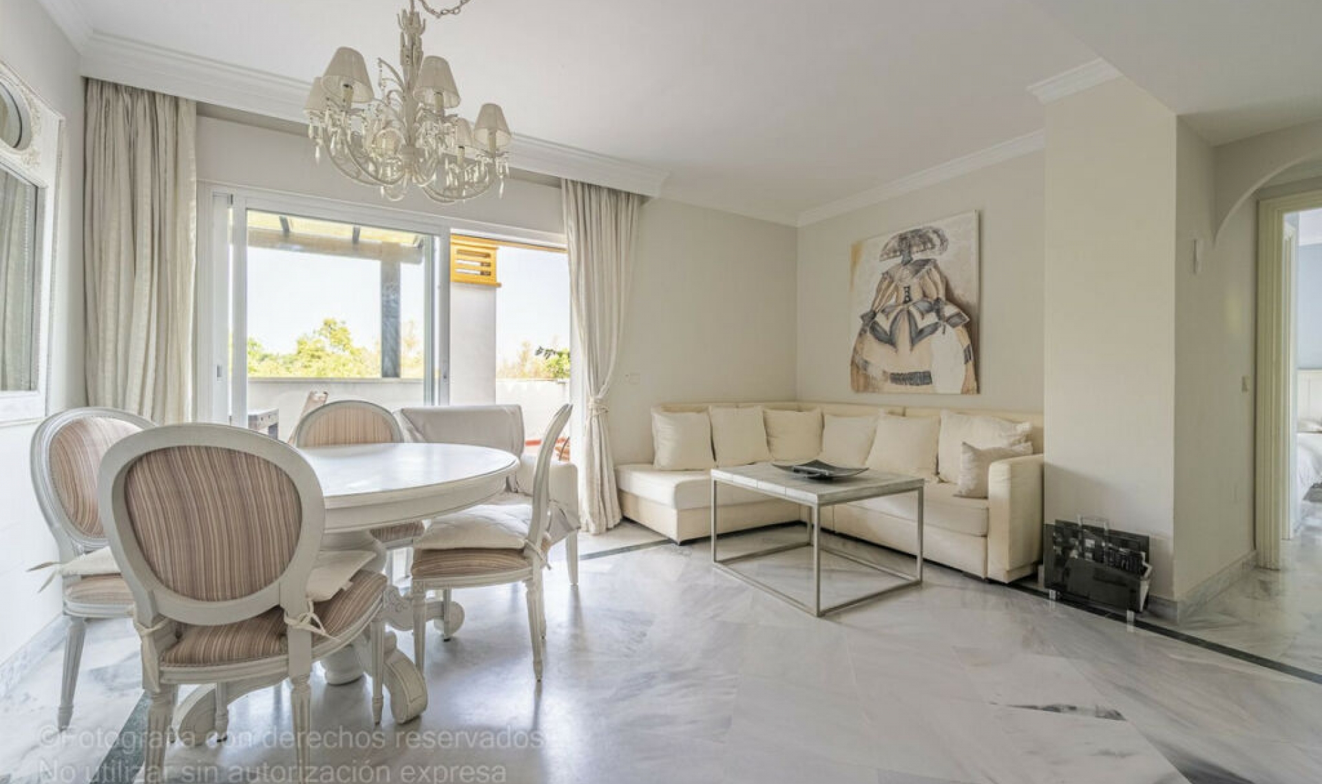 Resale - Apartment -
Puerto Banús