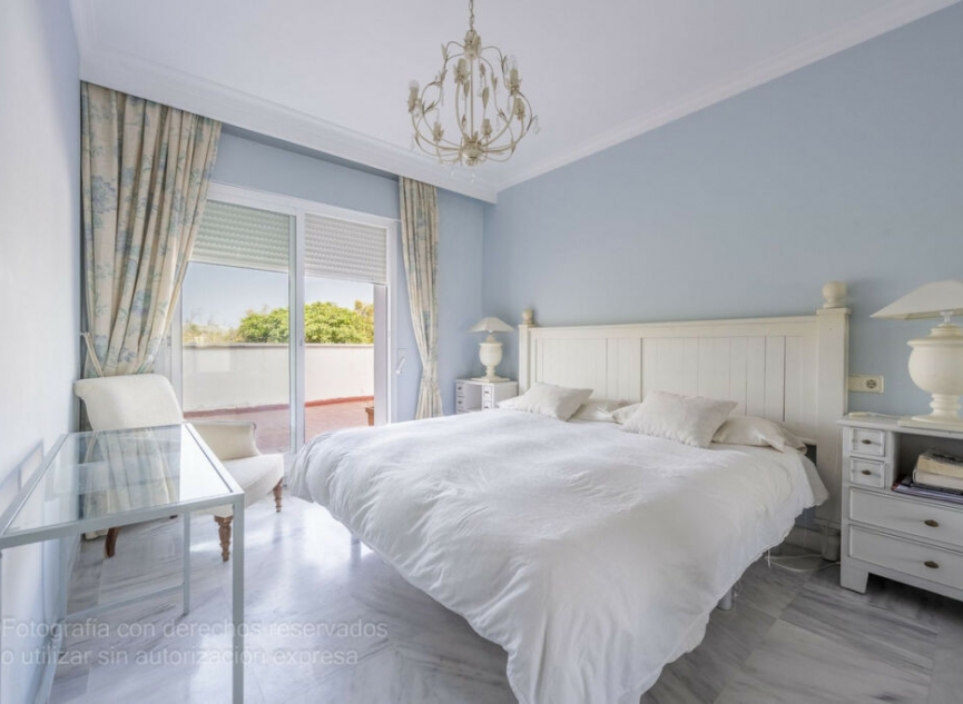 Resale - Apartment -
Puerto Banús