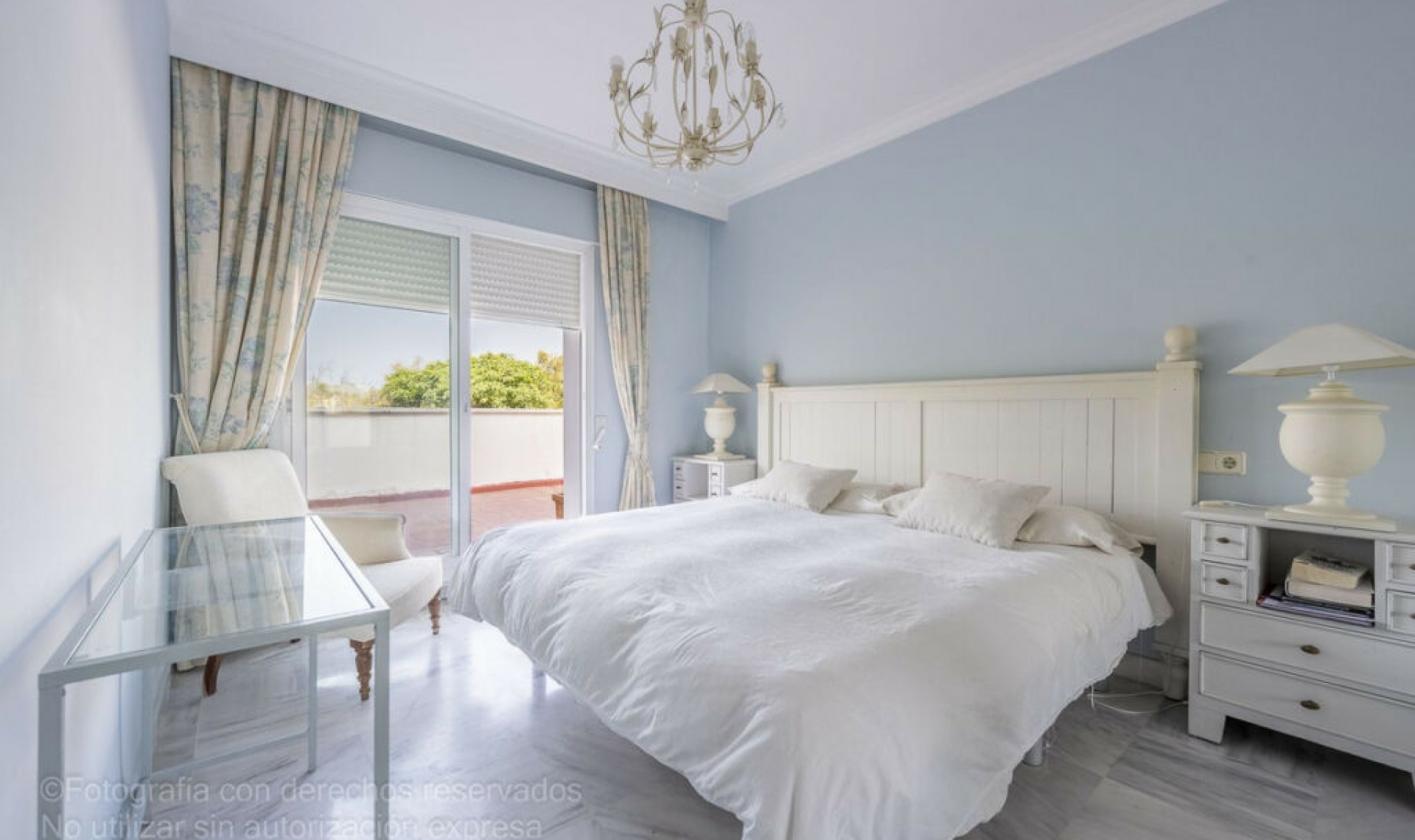 Resale - Apartment -
Puerto Banús