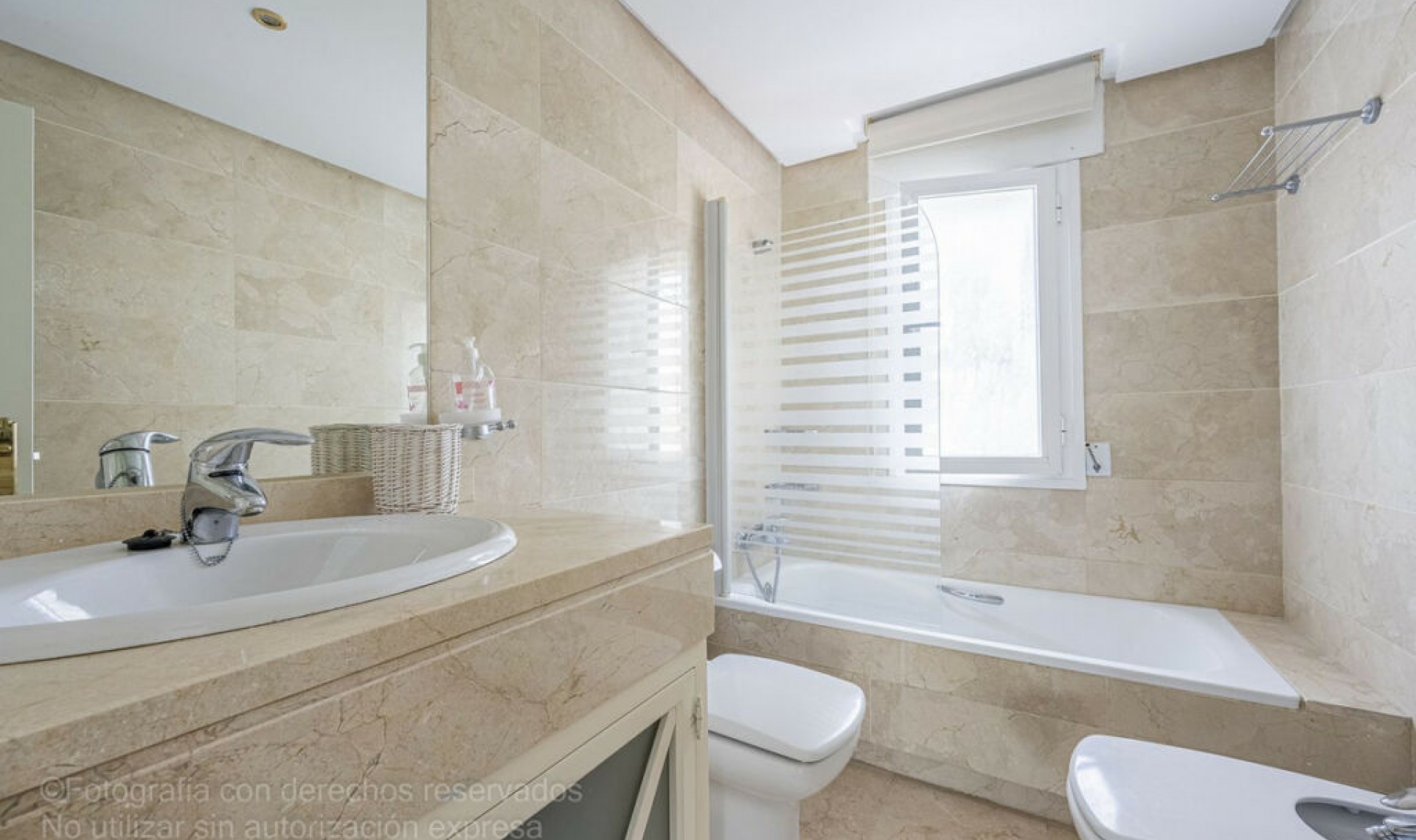 Resale - Apartment -
Puerto Banús