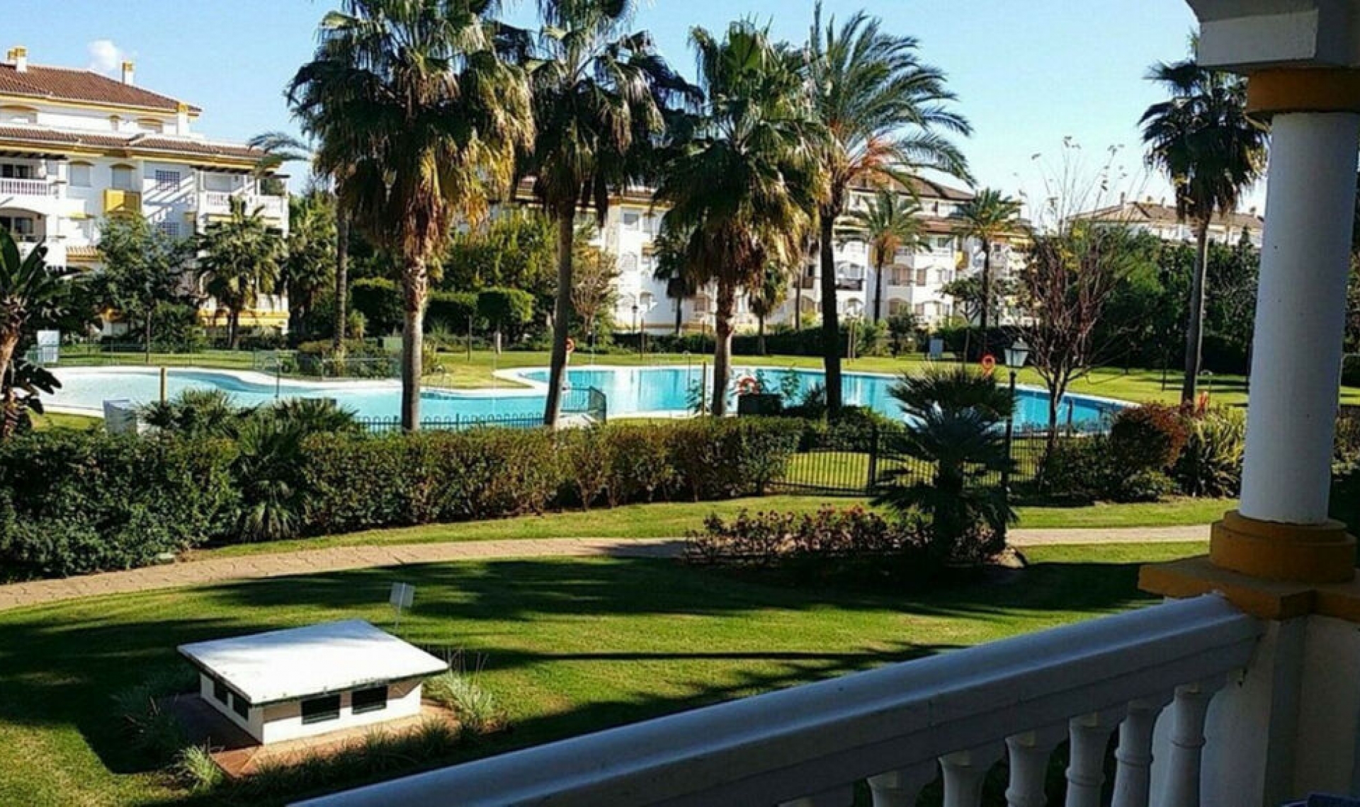 Resale - Apartment -
Puerto Banús