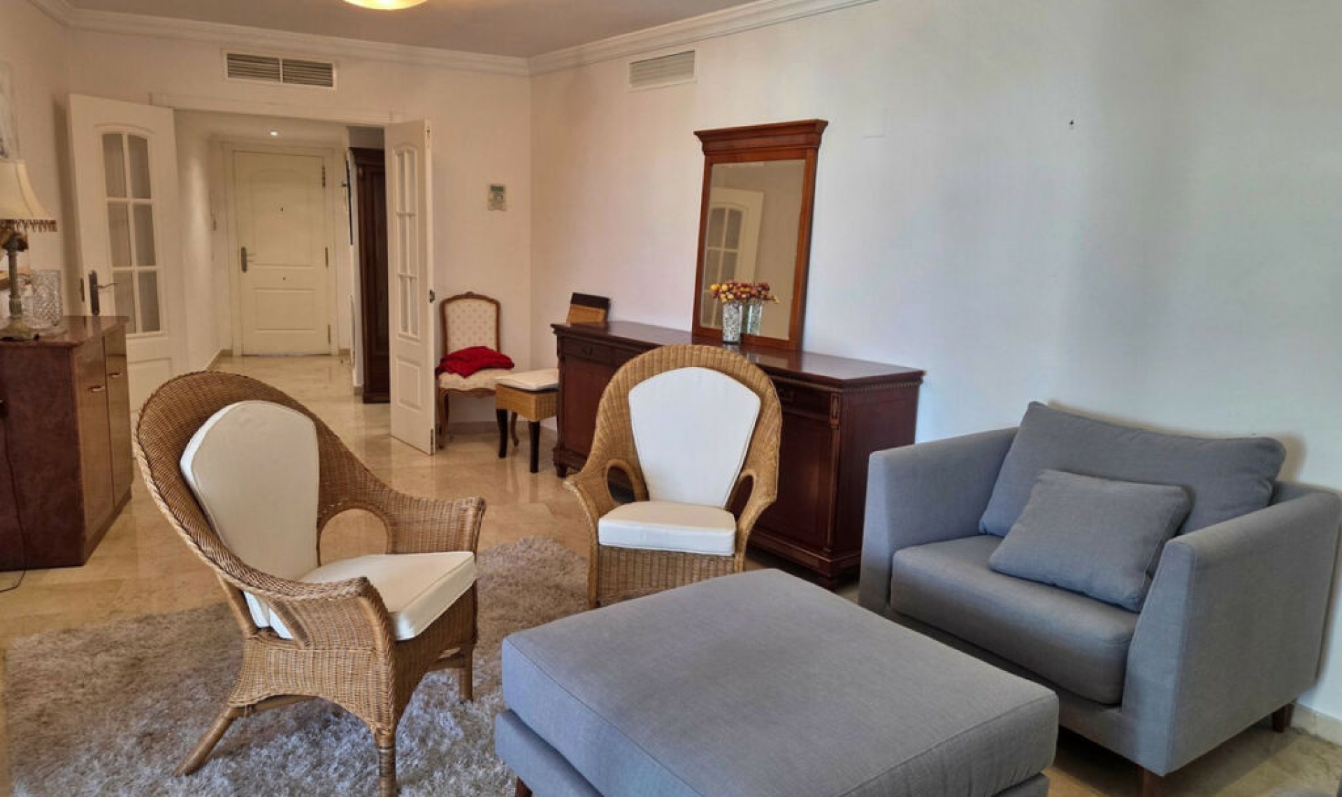 Resale - Apartment -
Puerto Banús