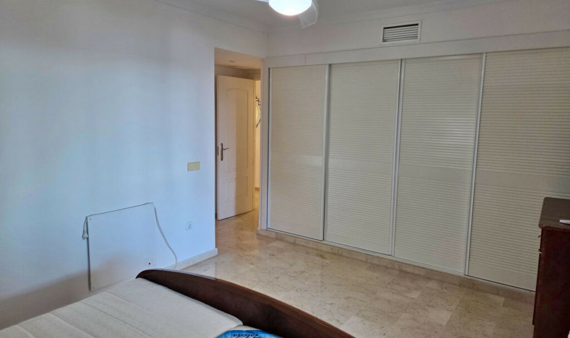 Resale - Apartment -
Puerto Banús