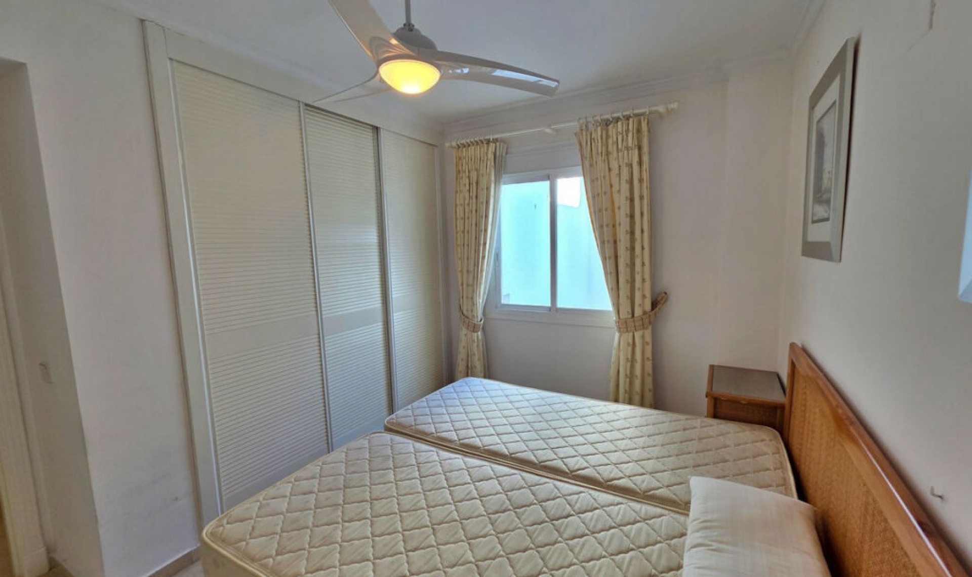 Resale - Apartment -
Puerto Banús