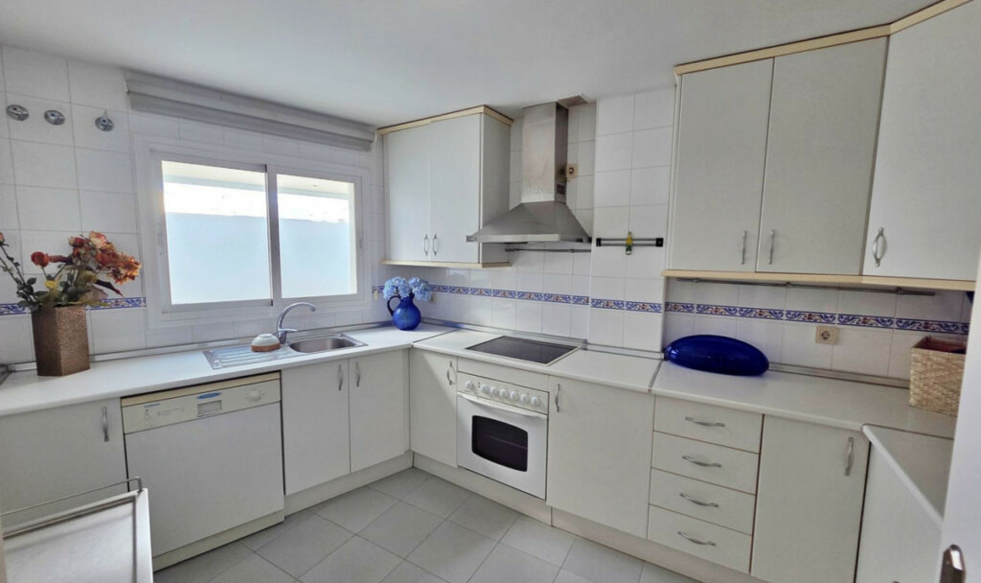 Resale - Apartment -
Puerto Banús