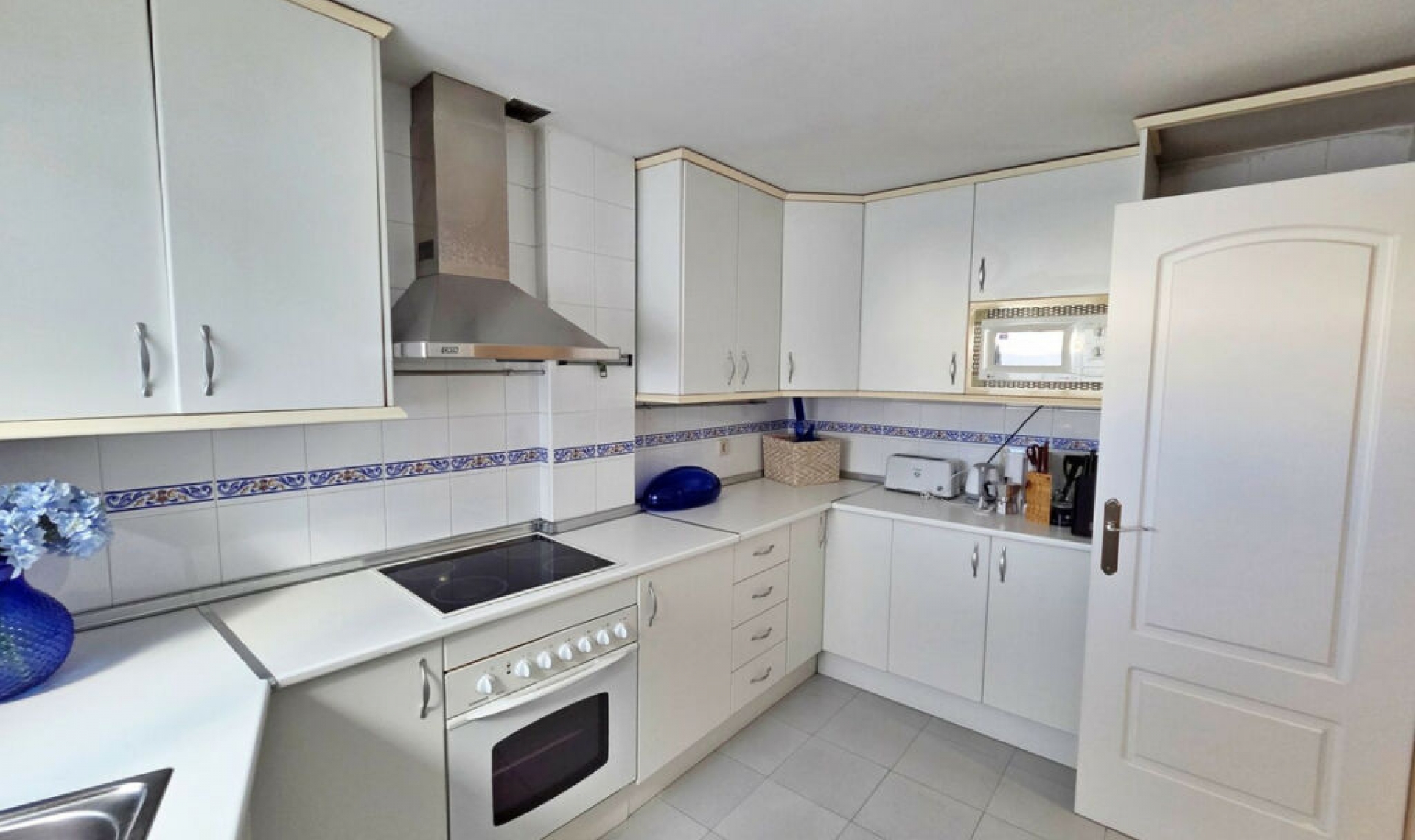 Resale - Apartment -
Puerto Banús