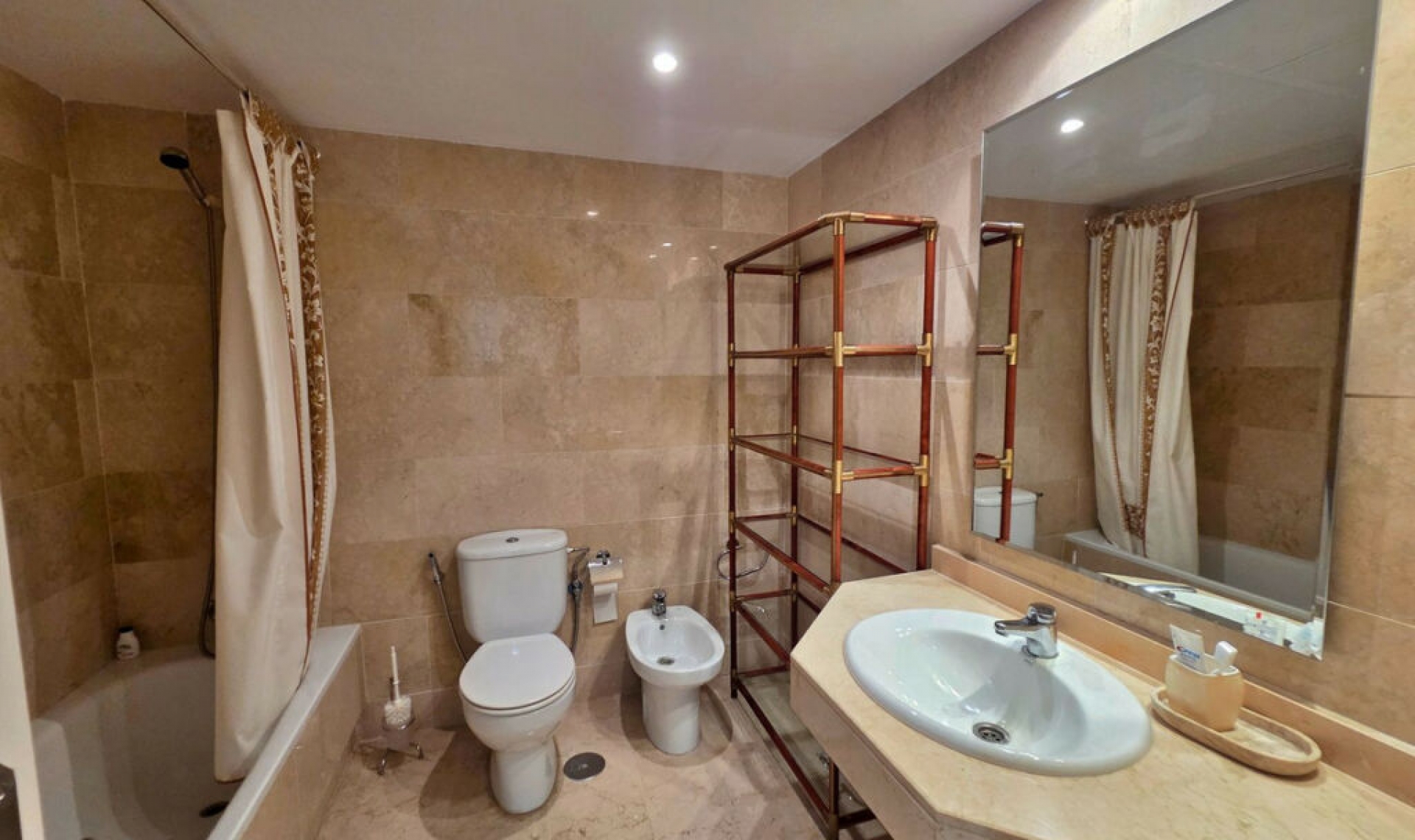 Resale - Apartment -
Puerto Banús