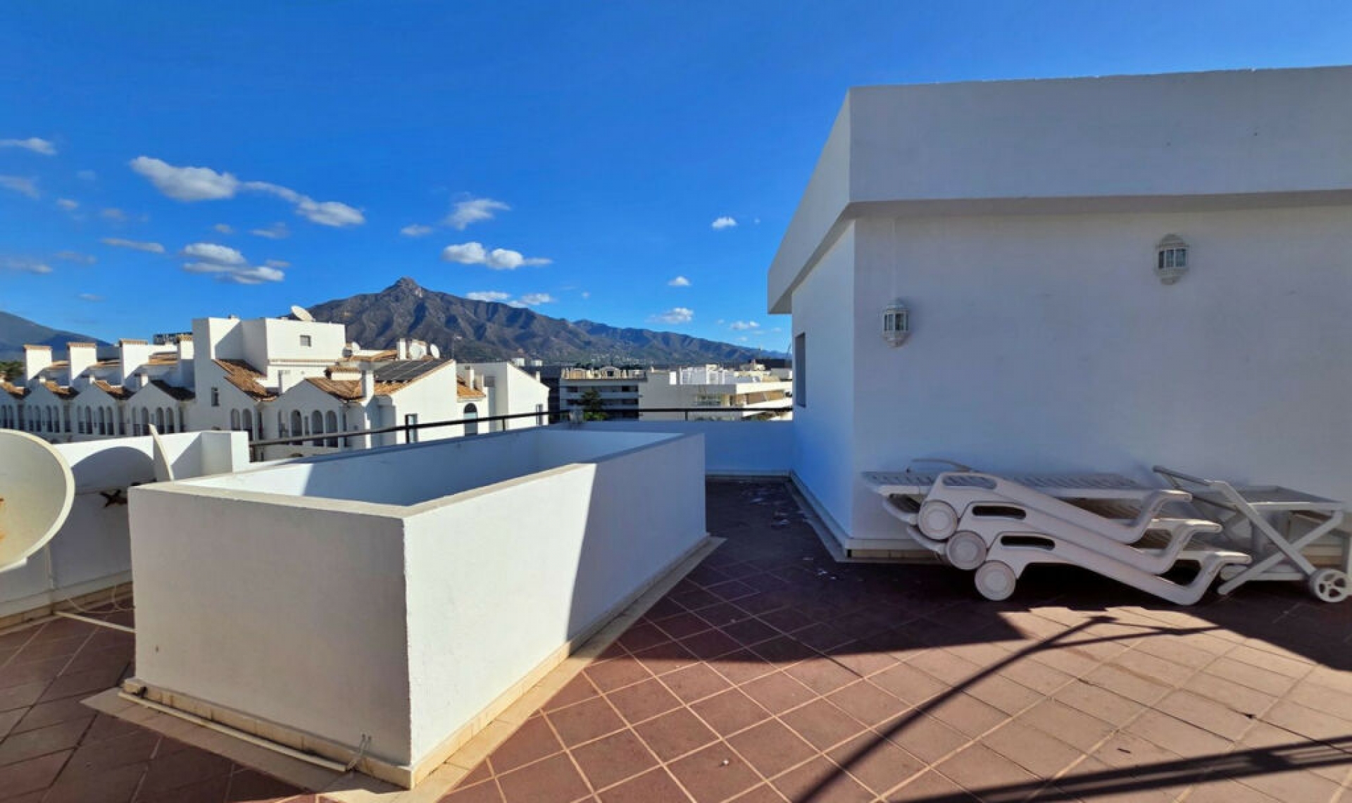 Resale - Apartment -
Puerto Banús