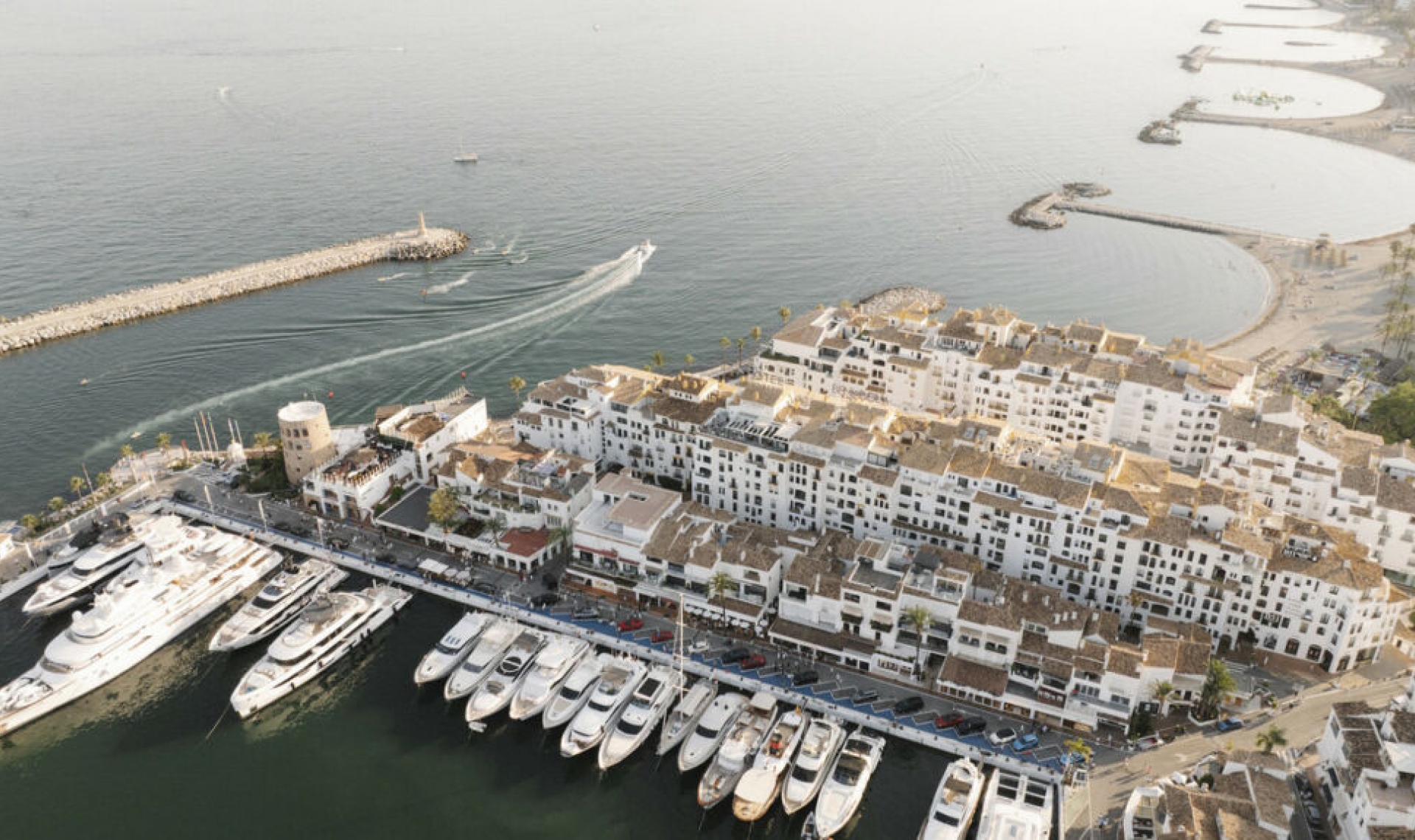 Resale - Apartment -
Puerto Banús