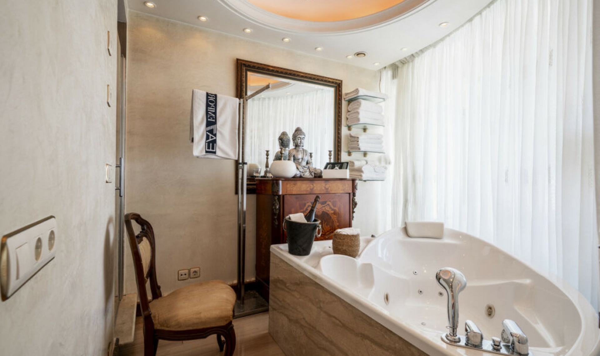 Resale - Apartment -
Puerto Banús