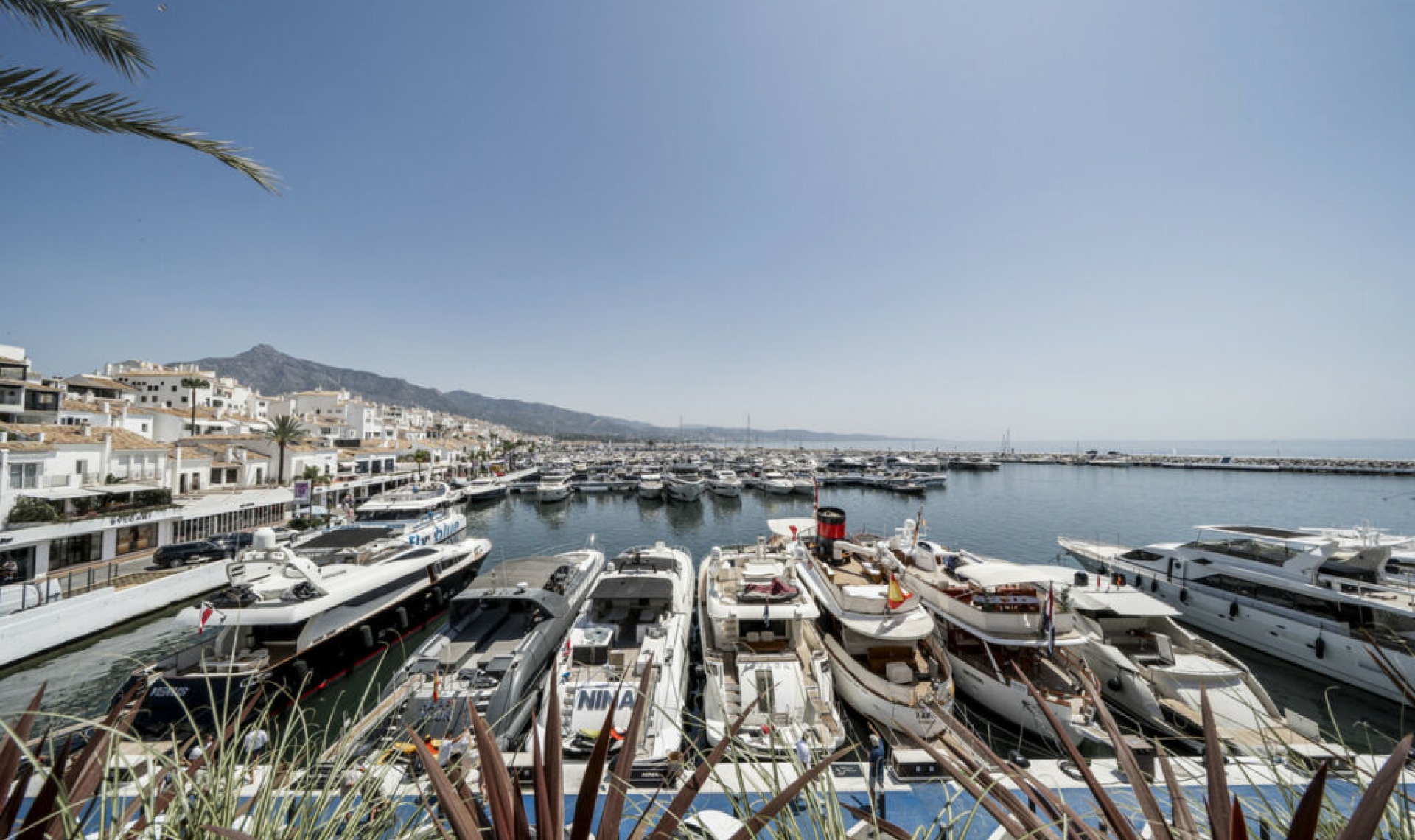 Resale - Apartment -
Puerto Banús