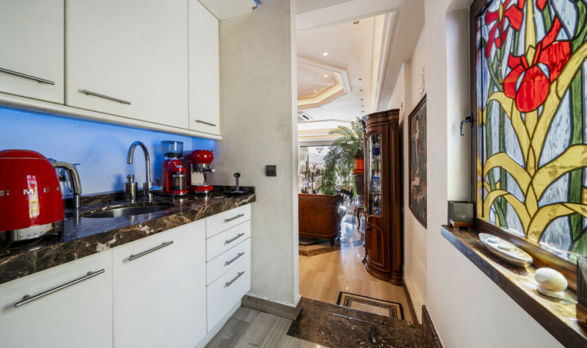 Resale - Apartment -
Puerto Banús