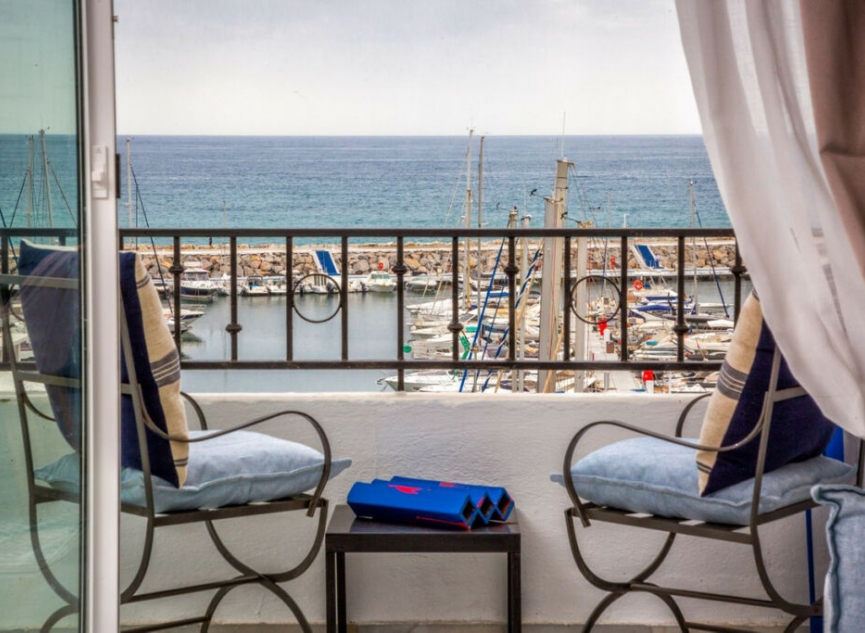 Resale - Apartment -
Puerto Banús