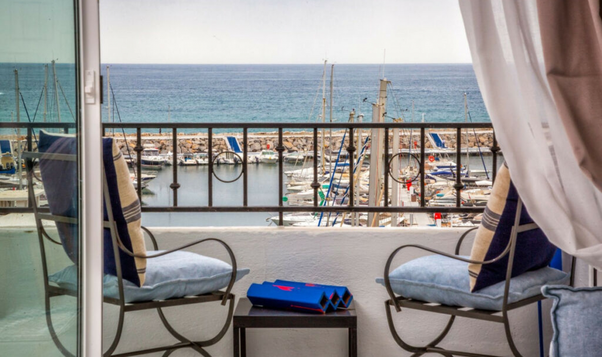 Resale - Apartment -
Puerto Banús