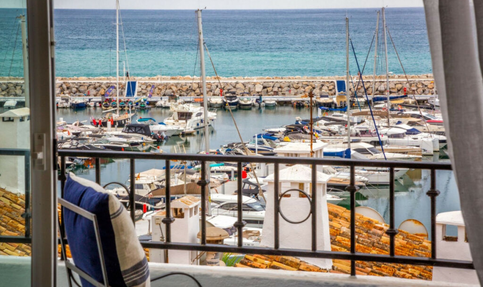 Resale - Apartment -
Puerto Banús