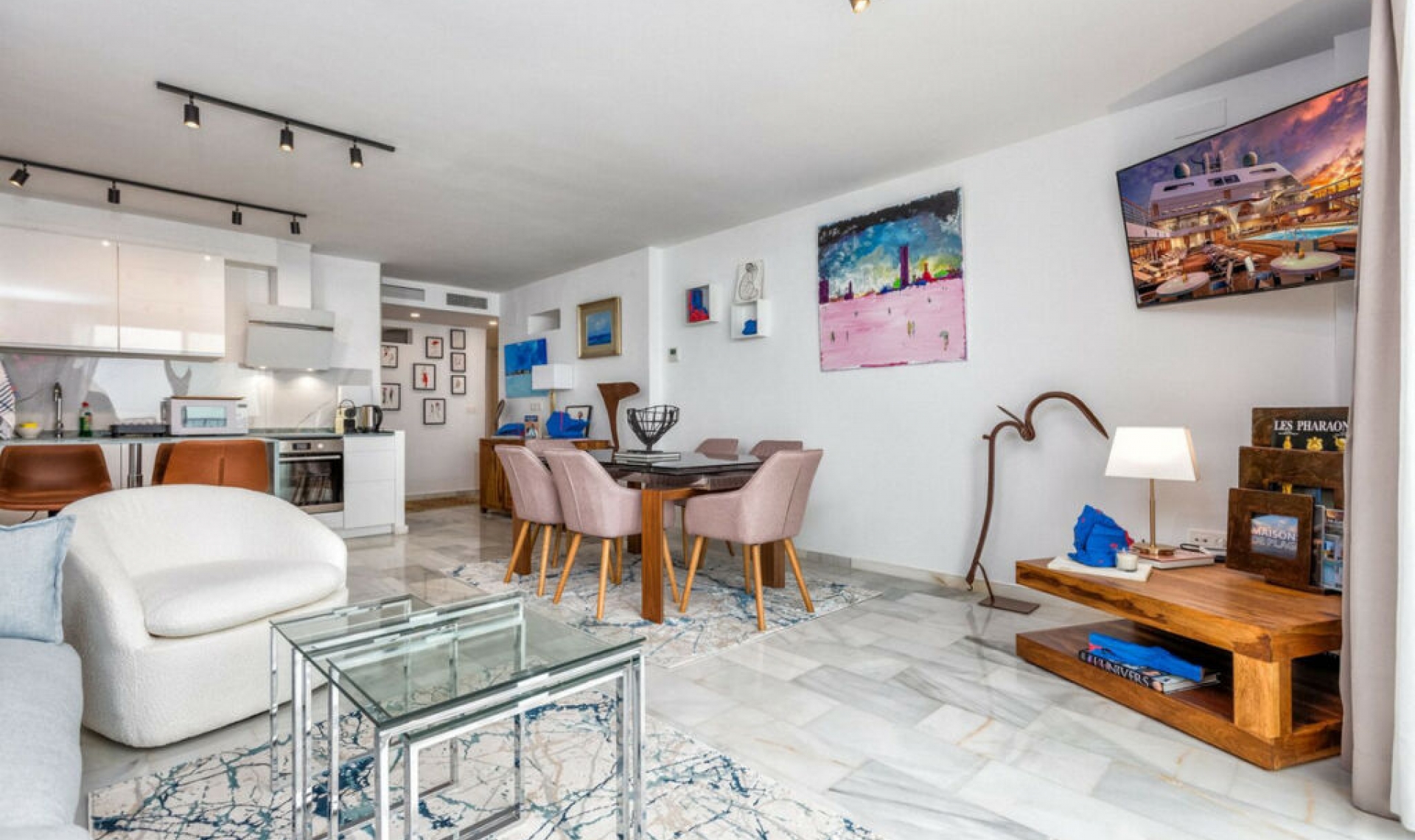 Resale - Apartment -
Puerto Banús
