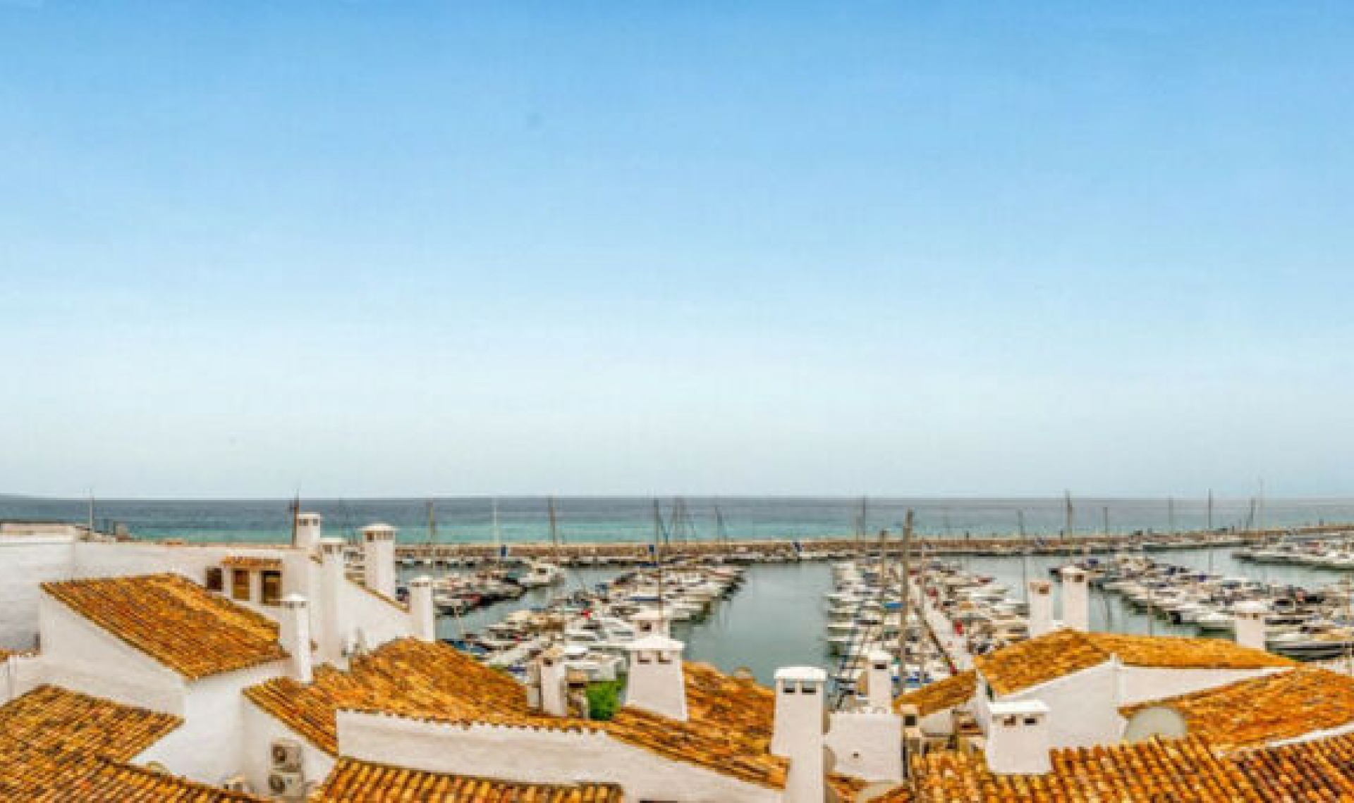 Resale - Apartment -
Puerto Banús