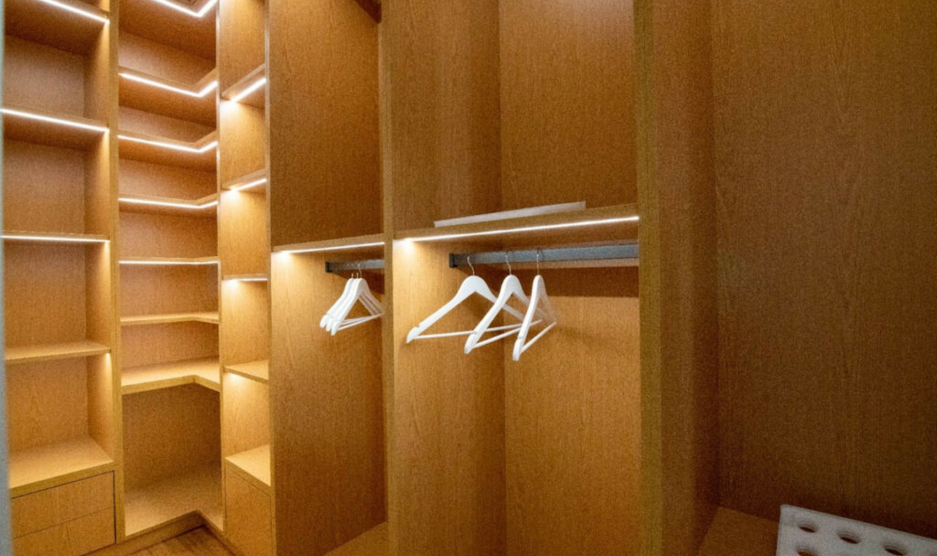 Resale - Apartment -
Puerto Banús