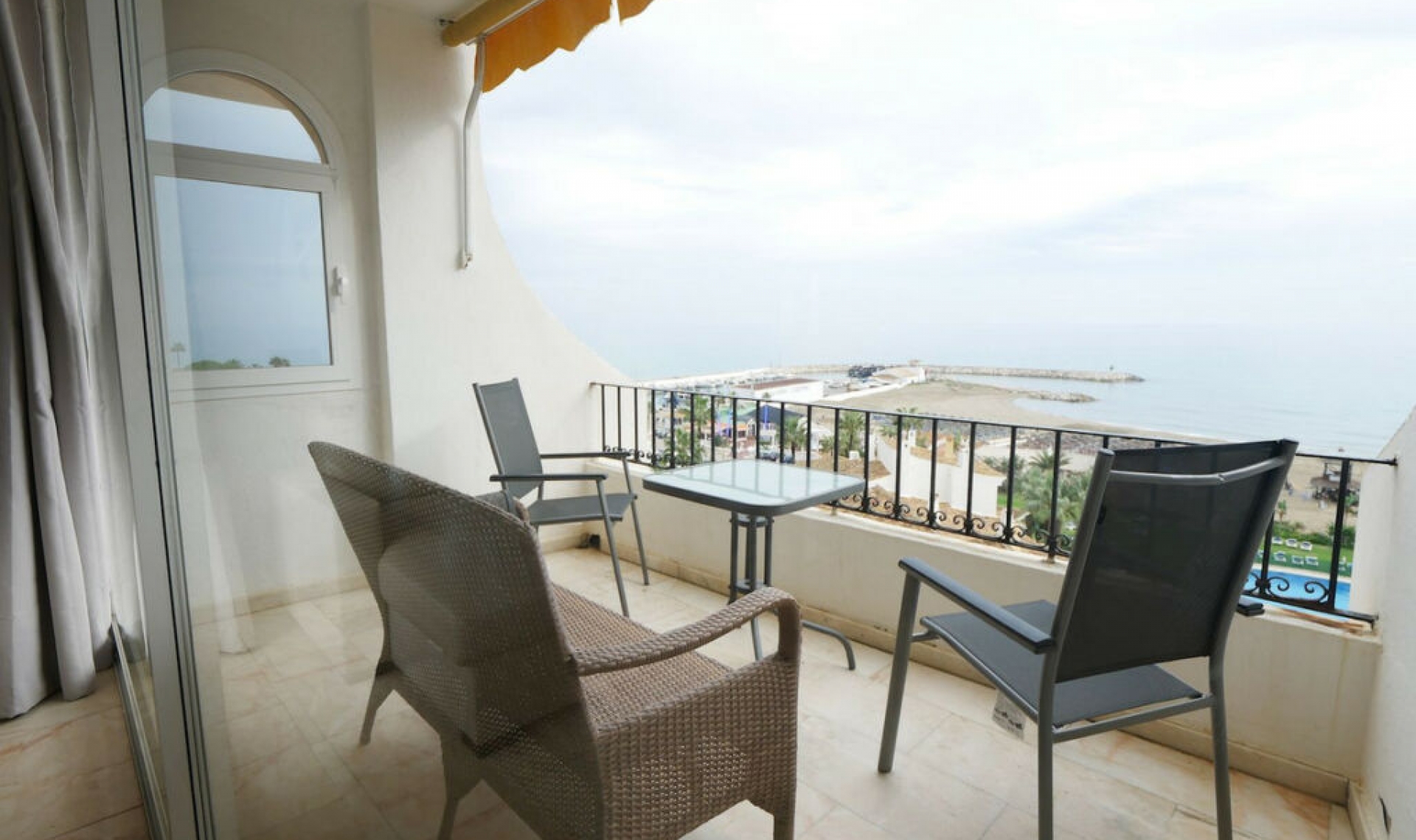 Resale - Apartment -
Puerto de Cabopino