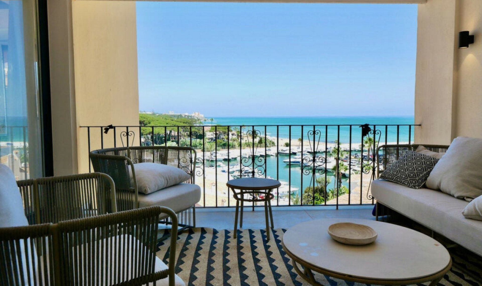 Resale - Apartment -
Puerto de Cabopino