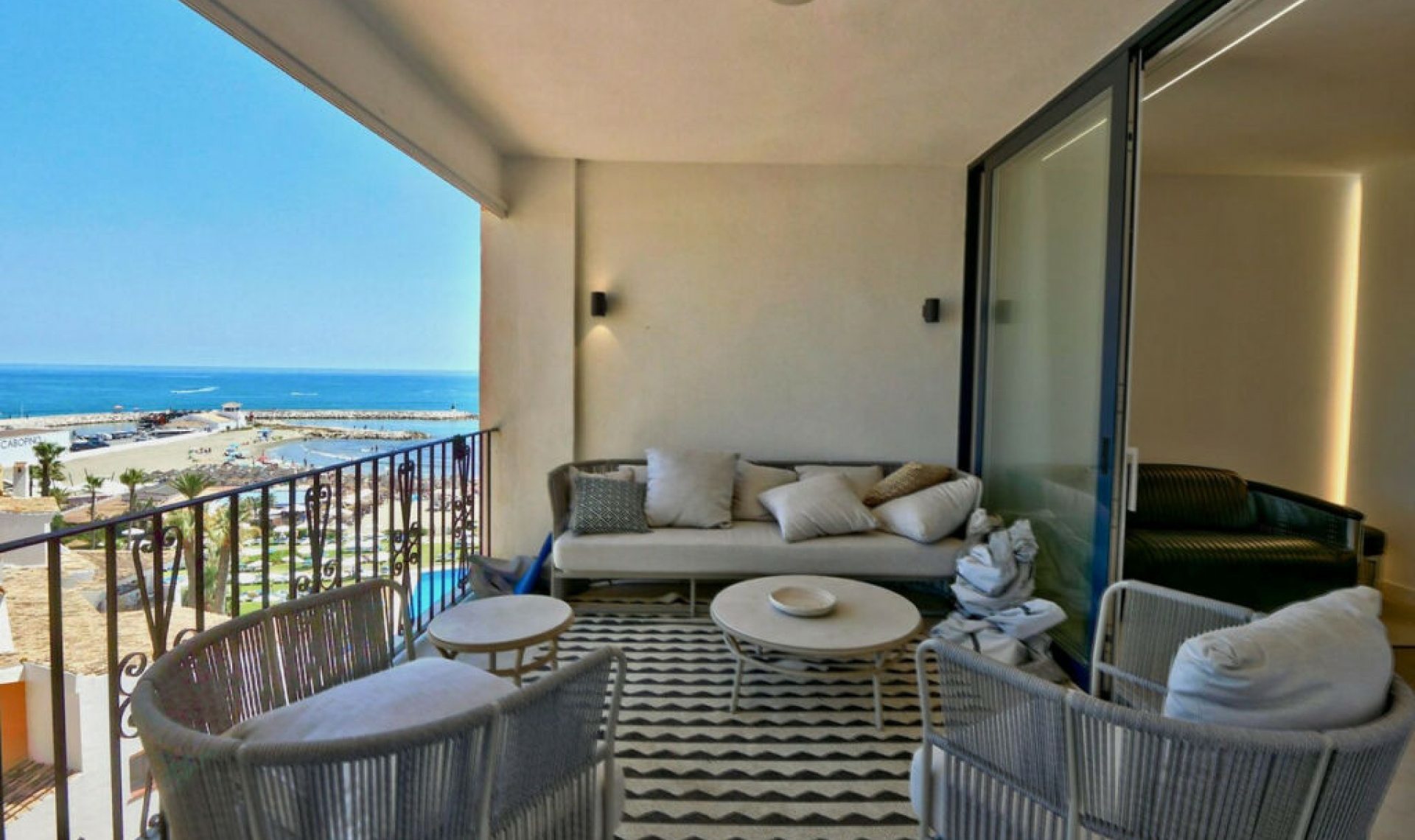 Resale - Apartment -
Puerto de Cabopino