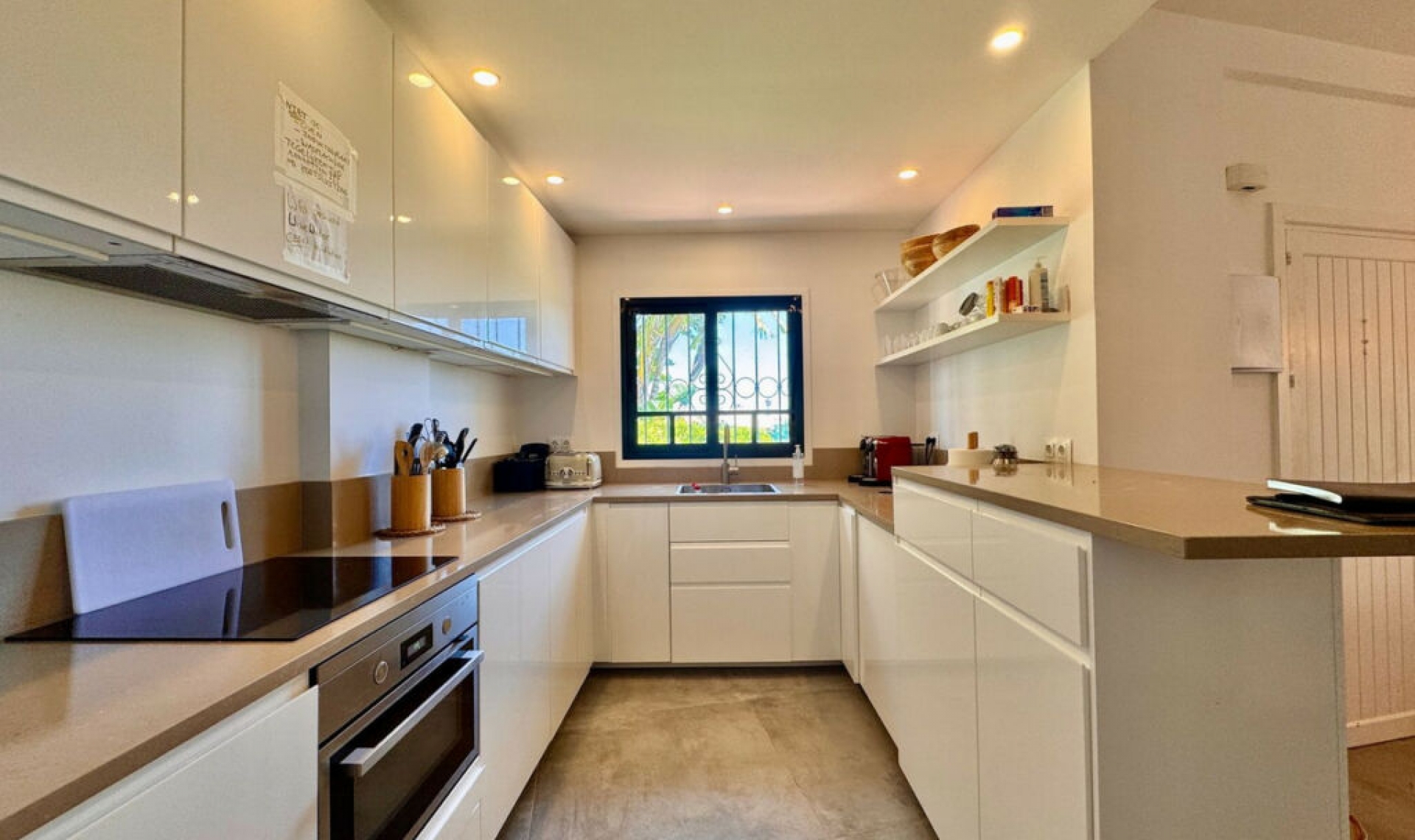 Resale - Apartment -
Puerto de Cabopino