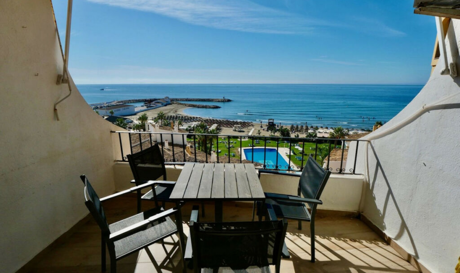Resale - Apartment -
Puerto de Cabopino