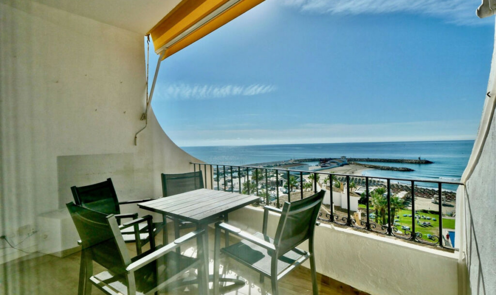 Resale - Apartment -
Puerto de Cabopino