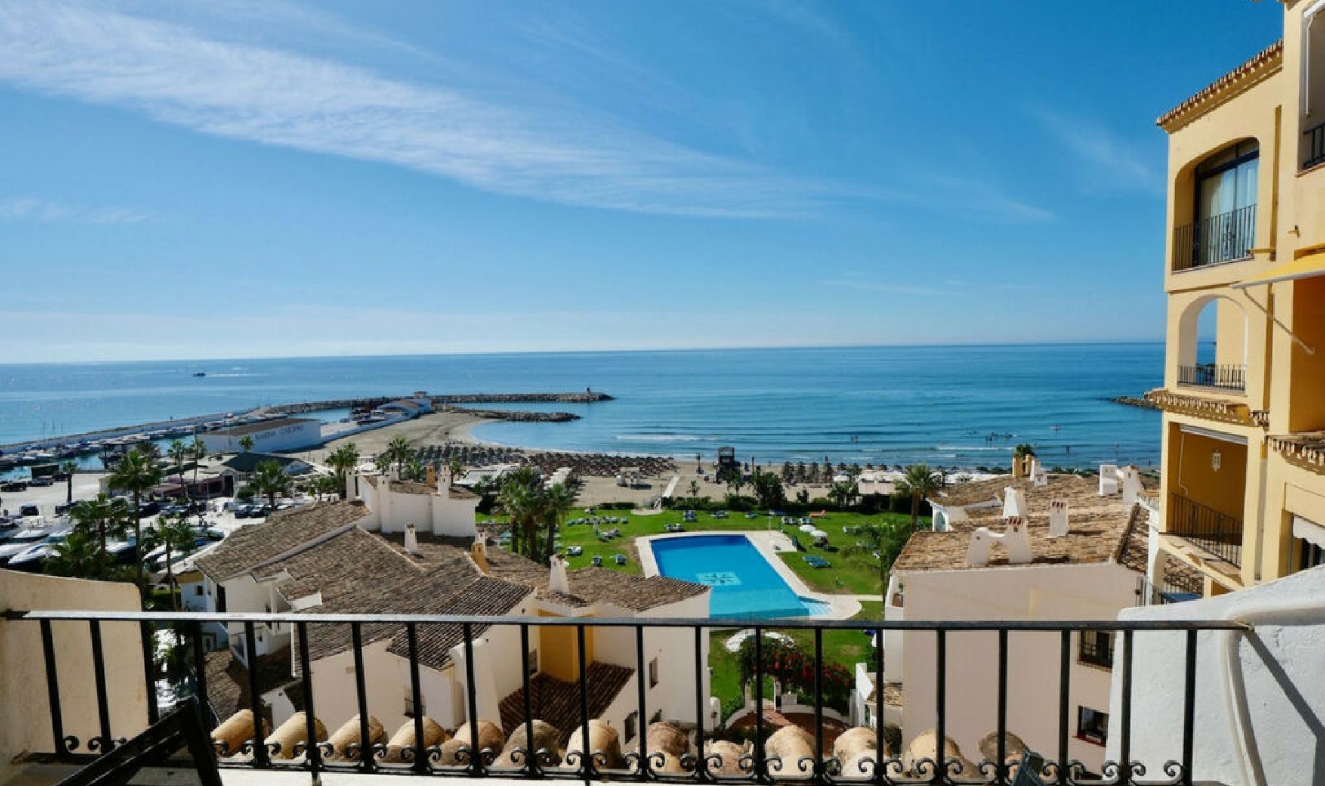 Resale - Apartment -
Puerto de Cabopino