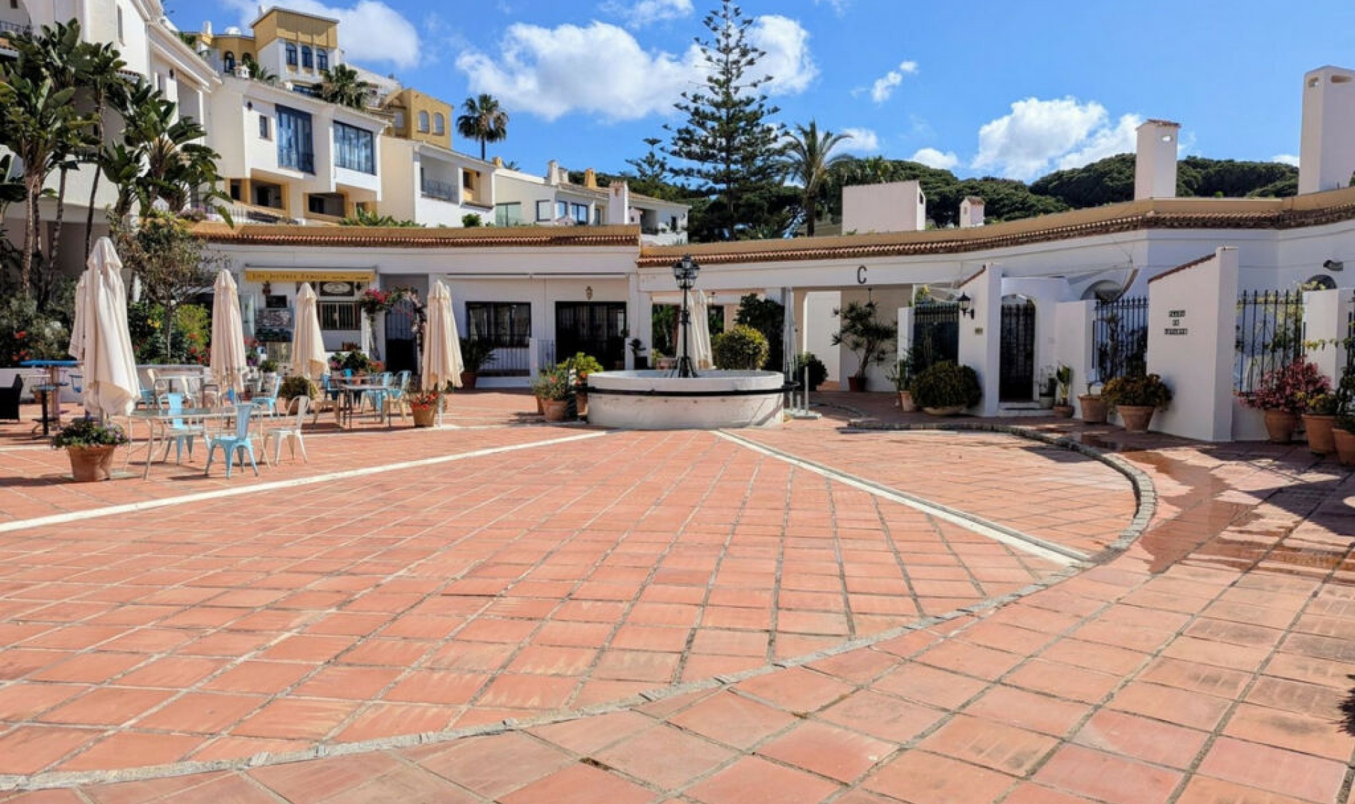Resale - Apartment -
Puerto de Cabopino
