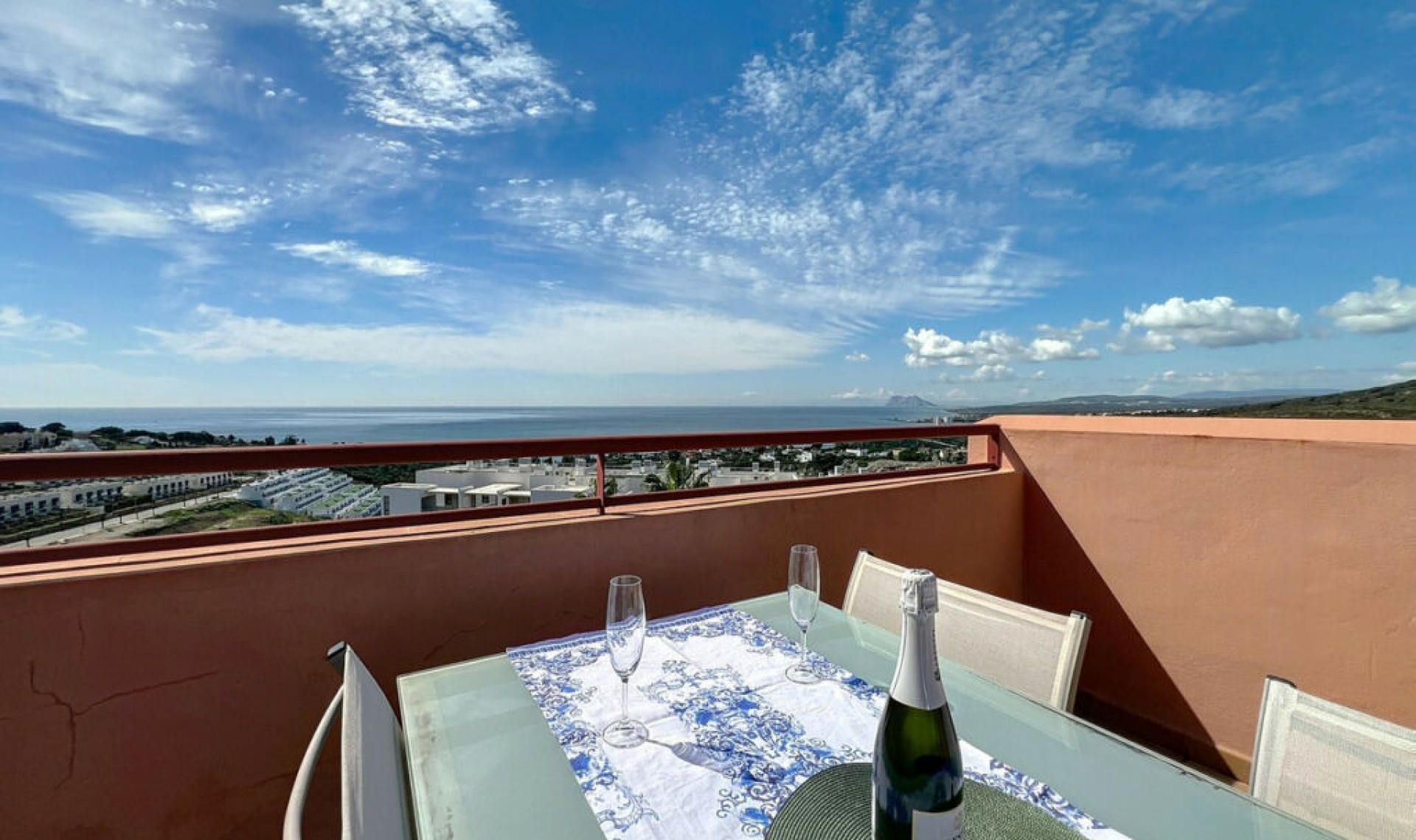 Resale - Apartment -
Punta Chullera