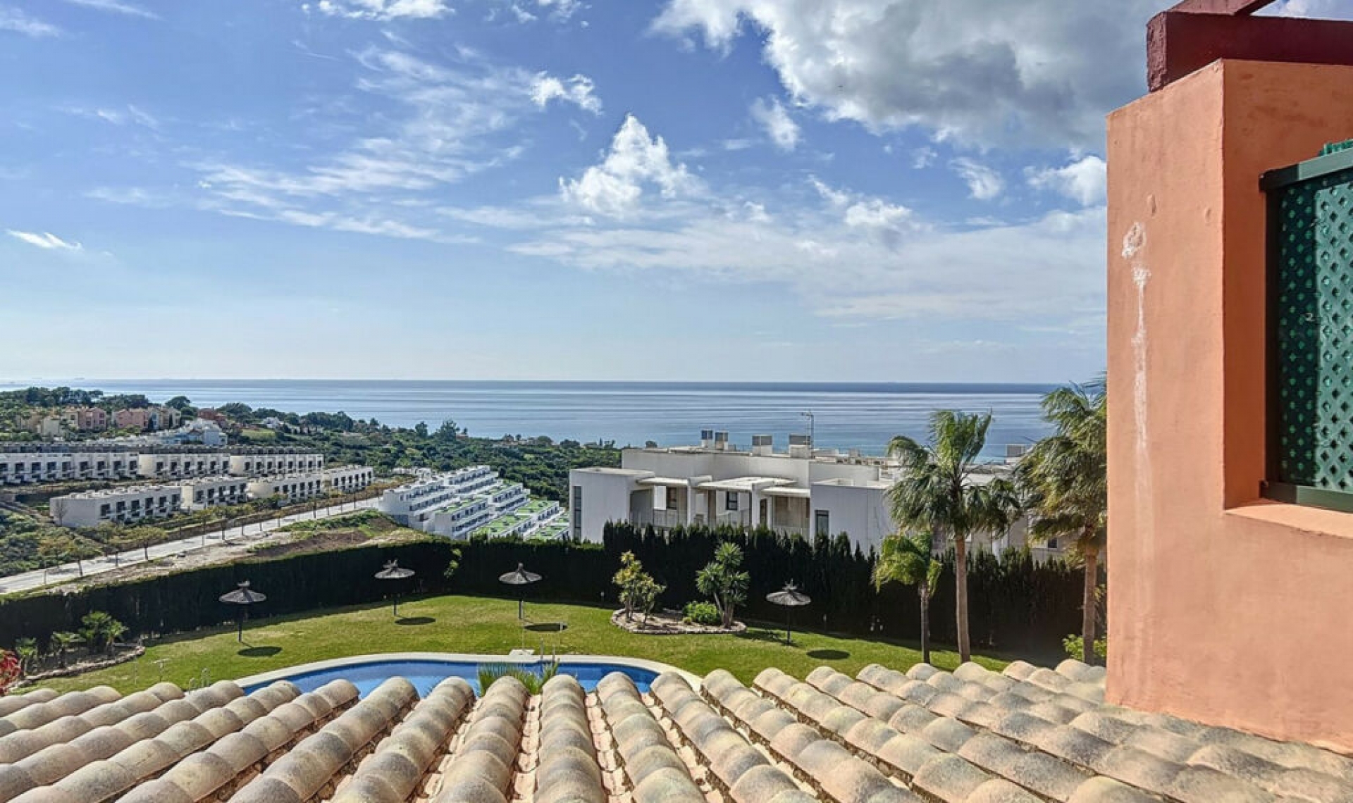 Resale - Apartment -
Punta Chullera