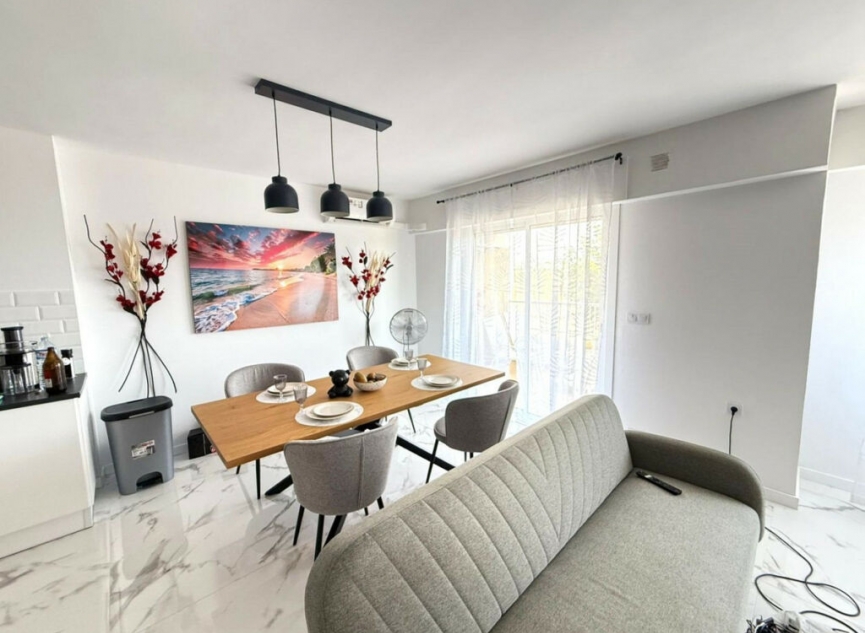 Resale - Apartment -
Punta Prima