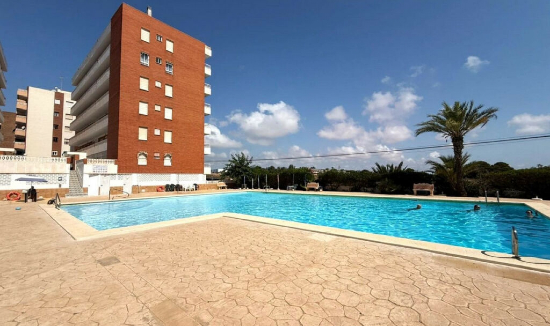 Resale - Apartment -
Punta Prima