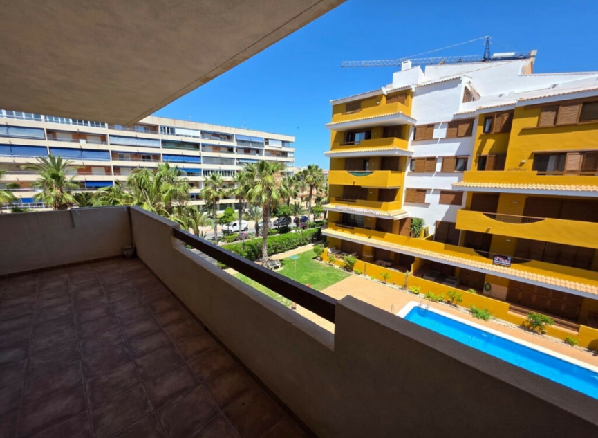 Resale - Apartment -
Punta Prima